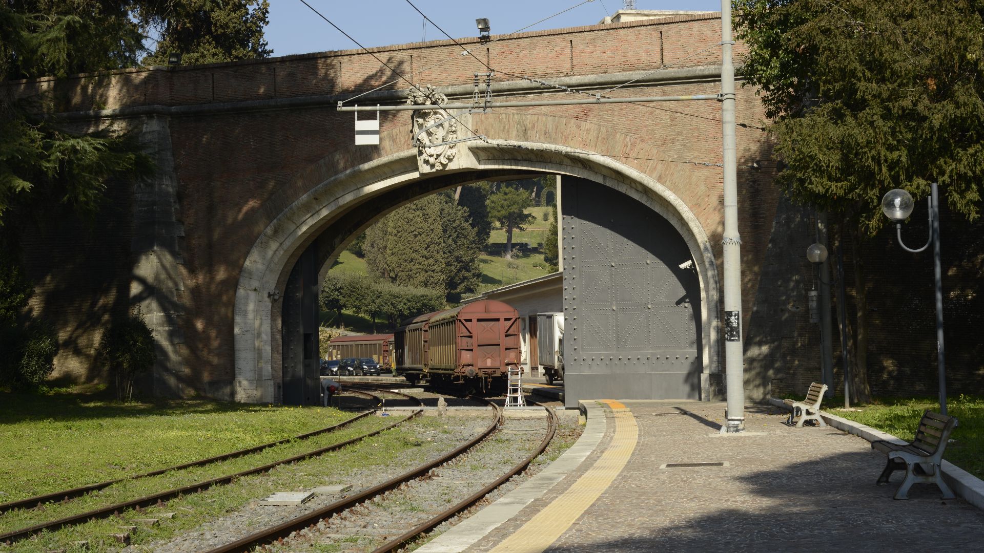 File:Vatican Railway Gate 2.jpg