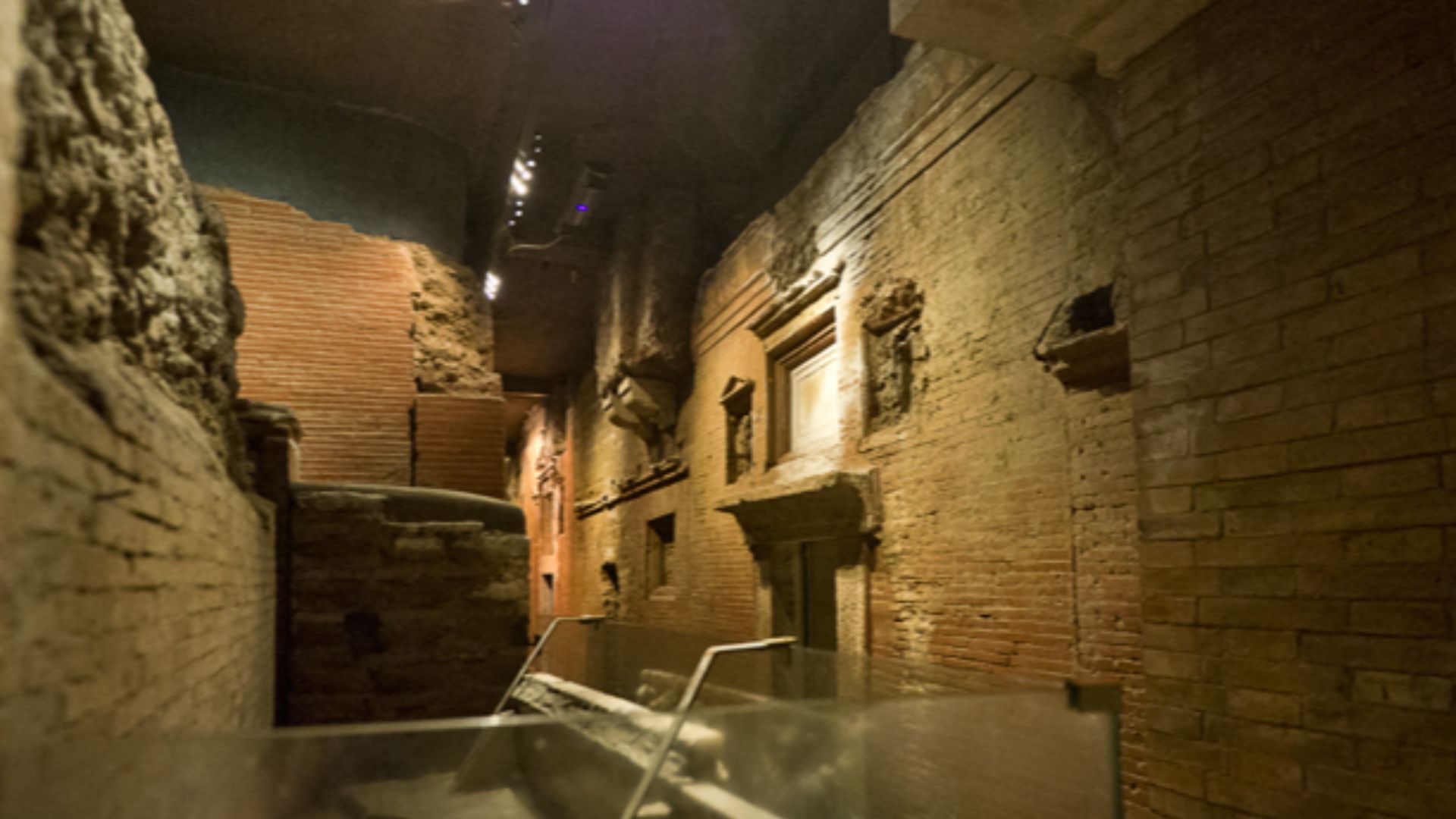 File:Vatican Necropolis 01.jpg