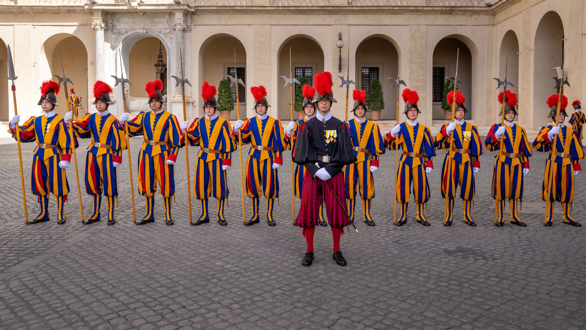 File:Members of the Swiss Guard in Vatican City (51296282396).jpg