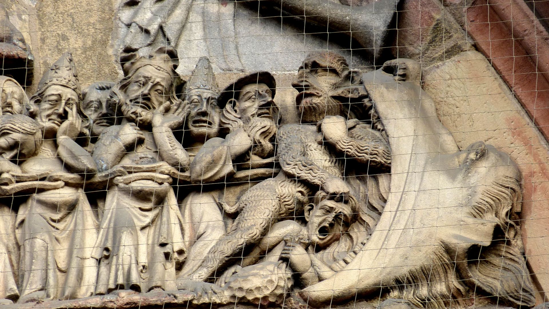 File:Nürnberg Lorenzkirche - Westportal 4b Jüngstes Gericht Hölle.jpg