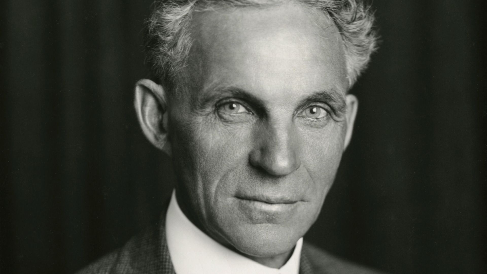 File:Henry Ford portrait 1915 cropped.png