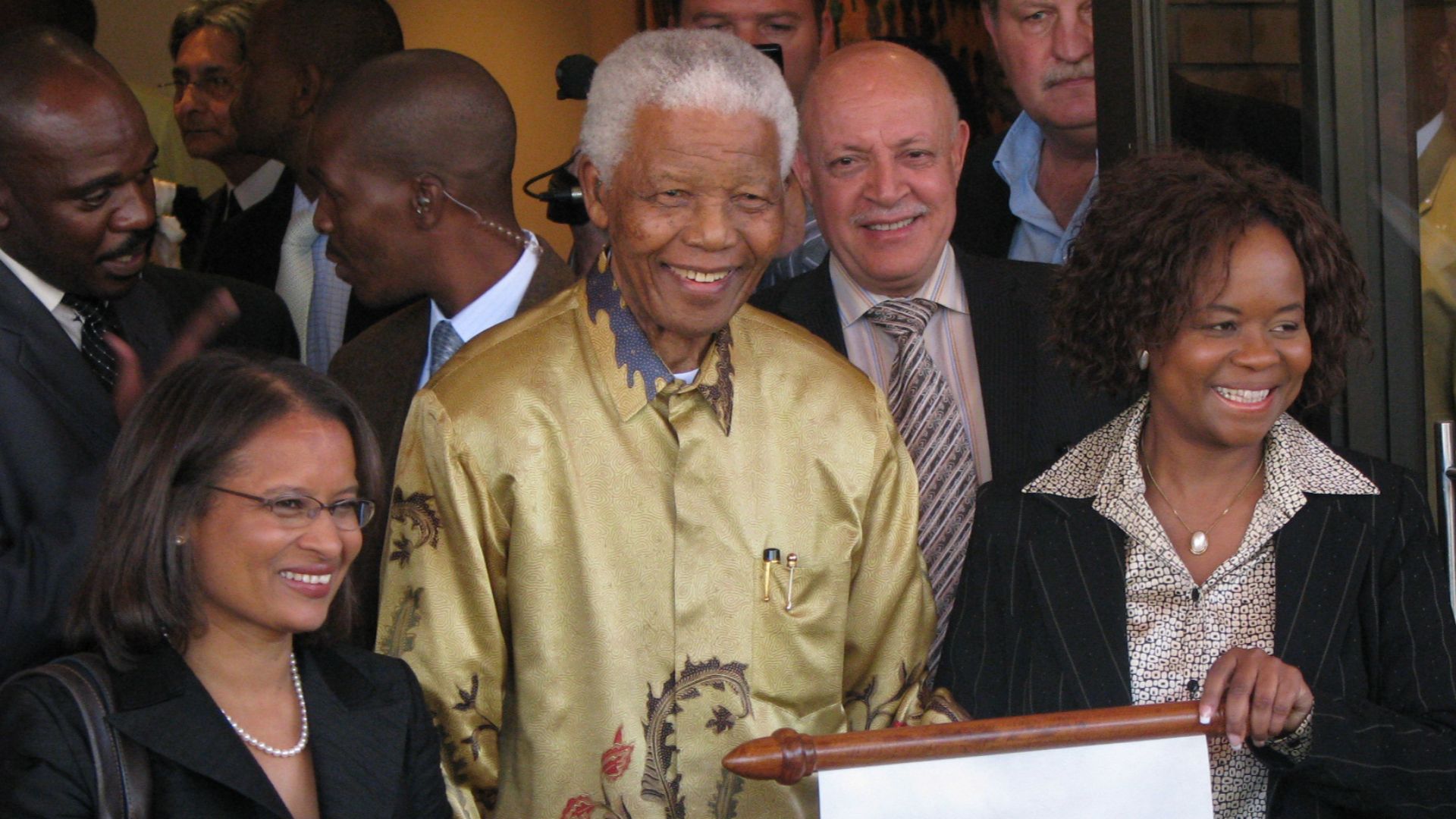 File:Nelson Mandela - full (cropped).jpg