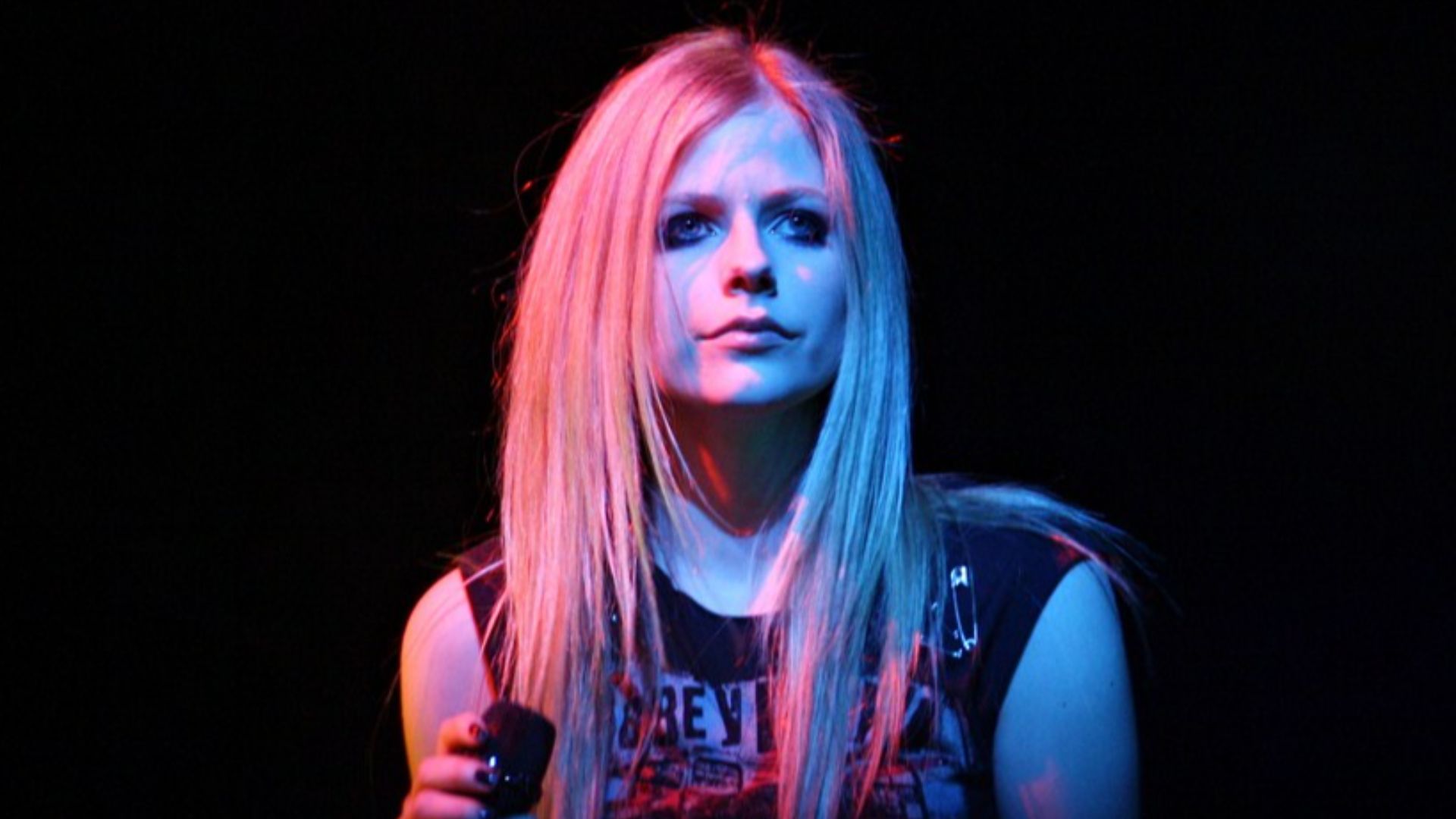 File:Avril Lavigne Italy - 5.jpg