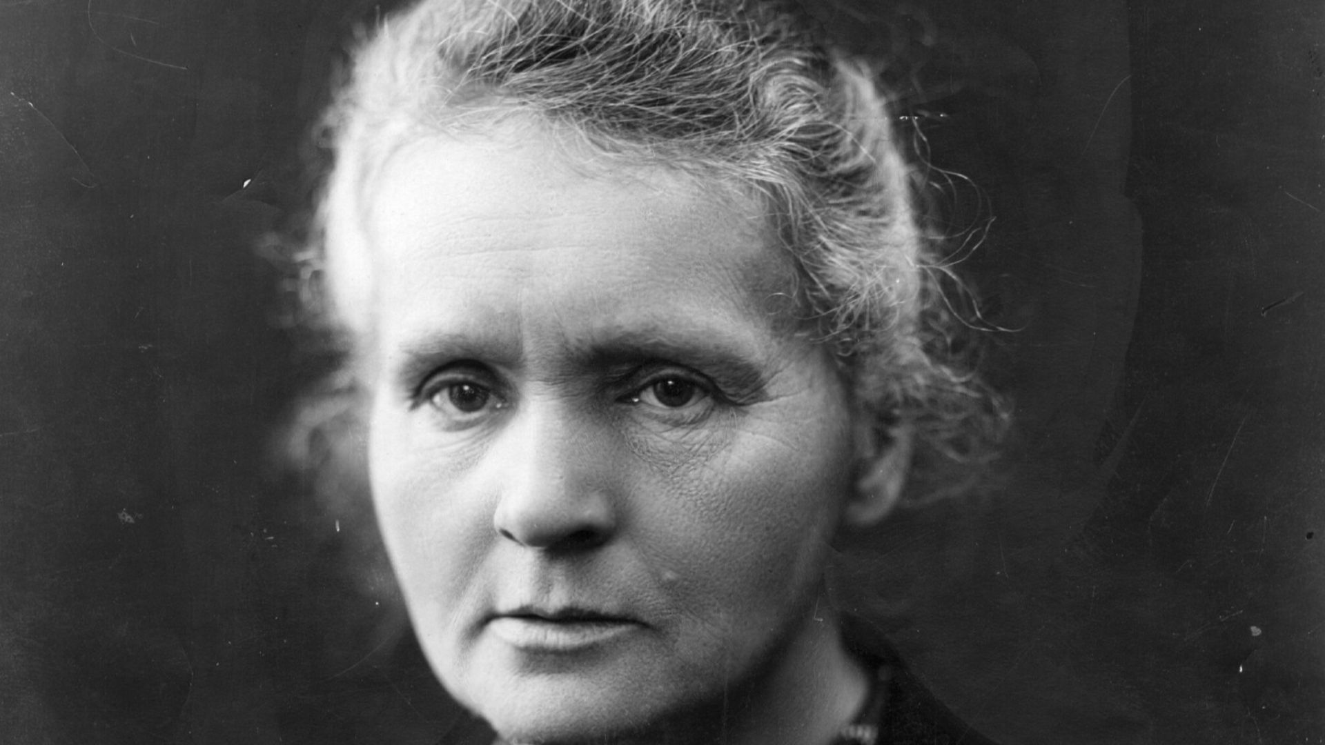 File:Marie Curie c. 1920s - original.jpg