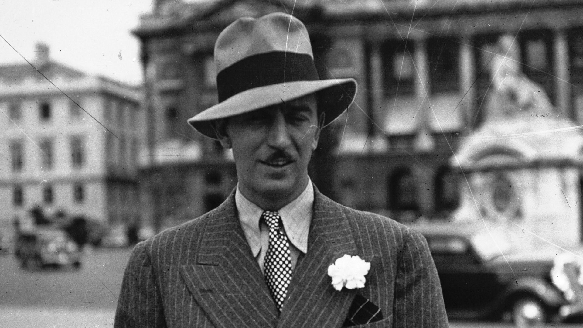 File:Walt Disney 1935.jpg