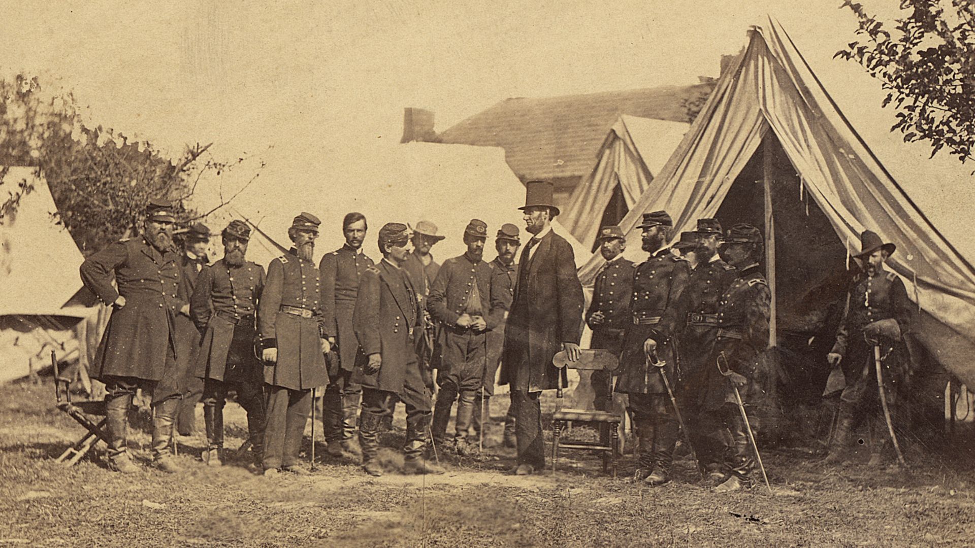 File:Maryland, Antietam, President Lincoln on the Battlefield - NARA - 533297.jpg
