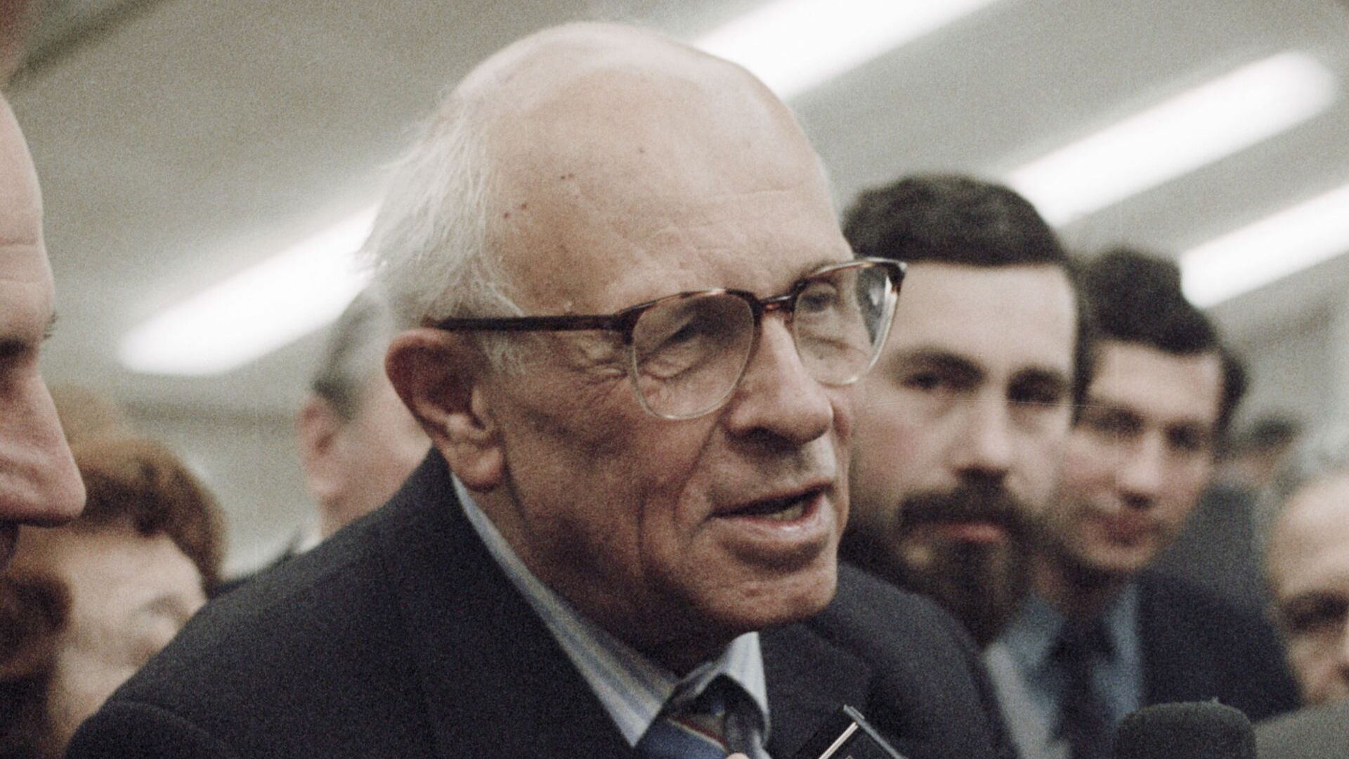 File:RIAN archive 25981 Academician Sakharov.jpg