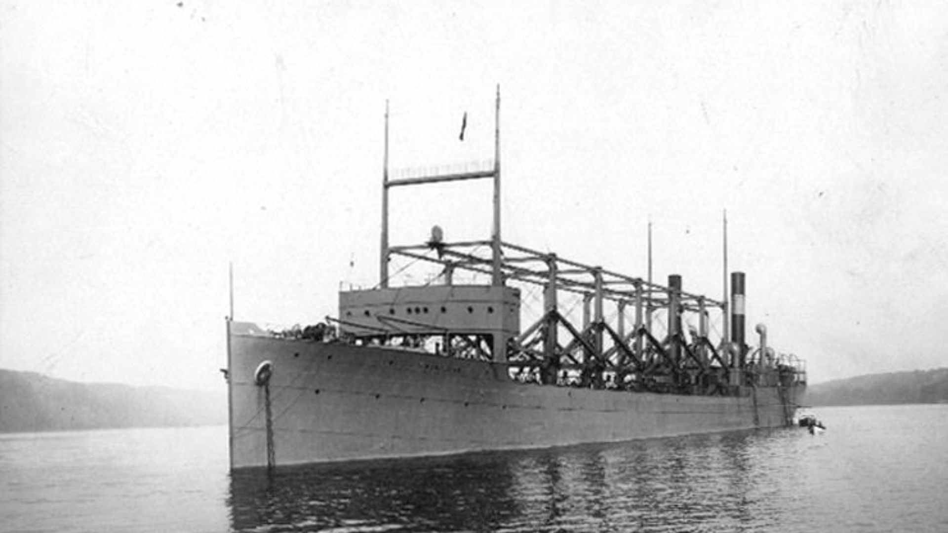 File:USS Cyclops in Hudson River 19111003.jpg