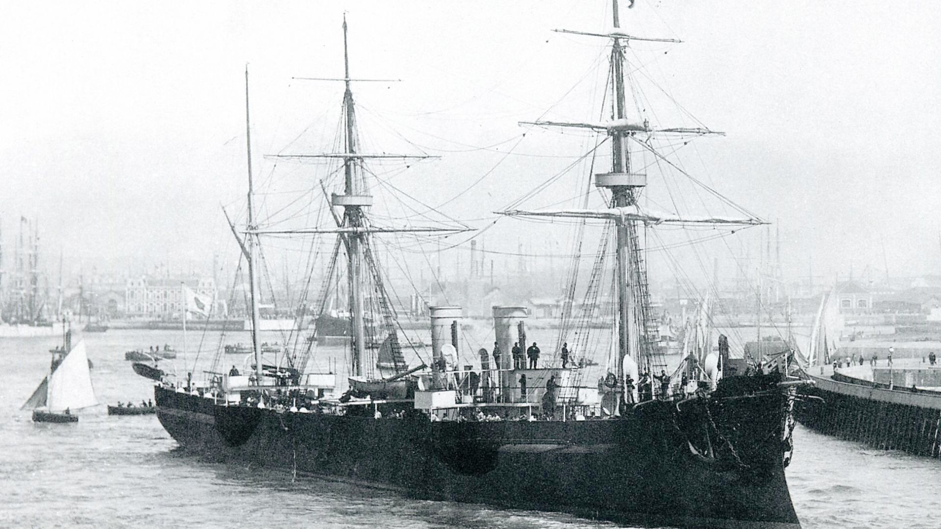 File:Japanese cruiser Unebi 1886.jpg