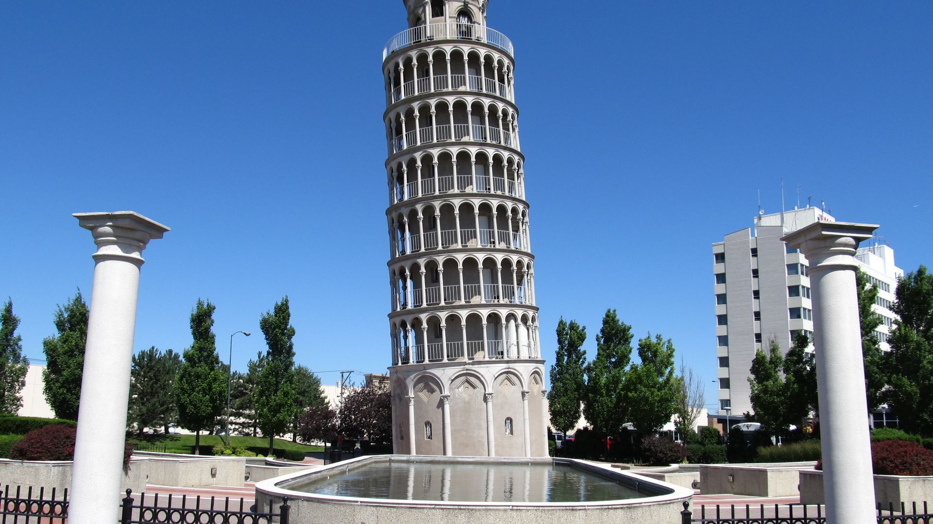 File:Leaning Tower of Niles, Niles, Illinois (9179543263).jpg