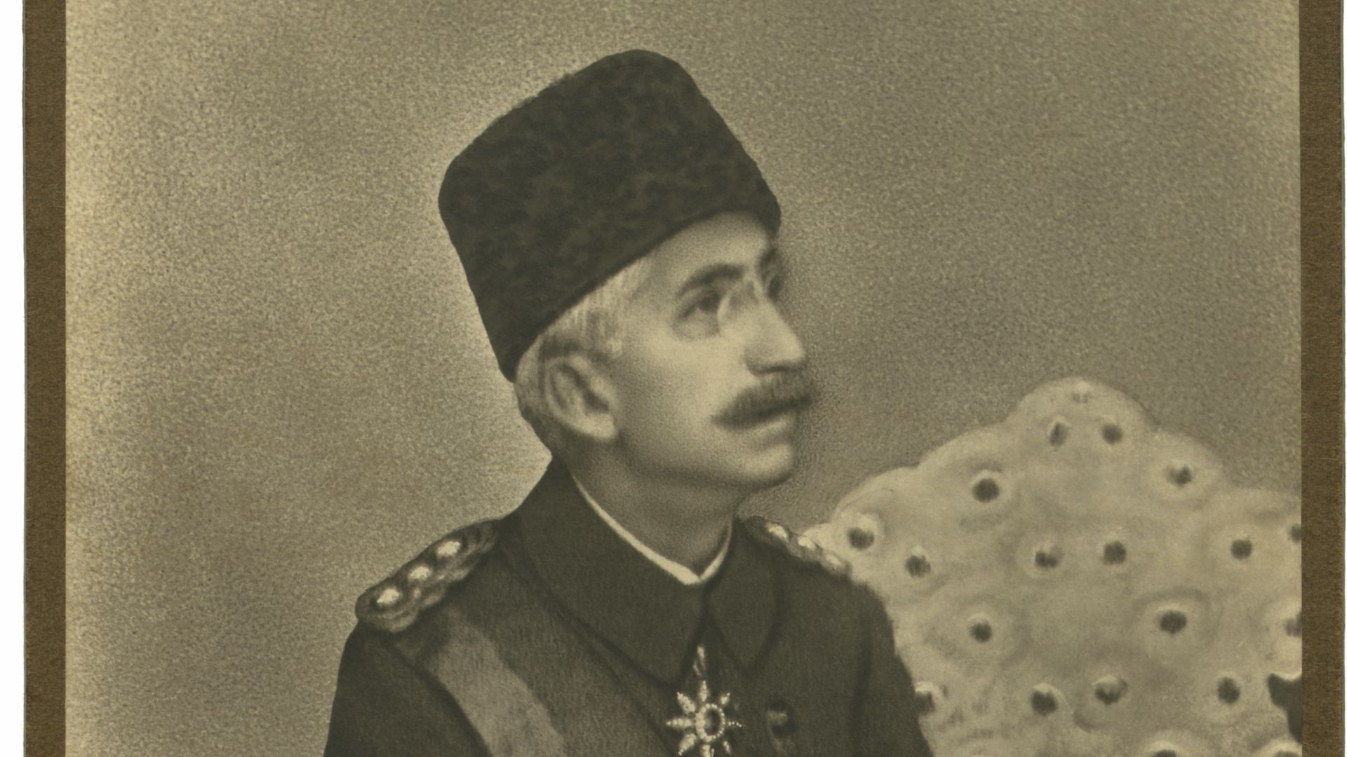 File:Sébah & Joaillier - Sultan Mehmed VI.jpg