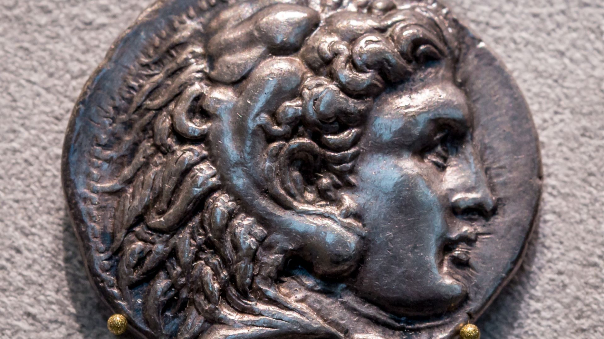 File:Macedonia - king Alexandros IV Philippos III Arrhidaios - 323-317 BC - silver tetradrachm - head of Alexander III - Zeus aetophoros - Berlin MK AM.jpg