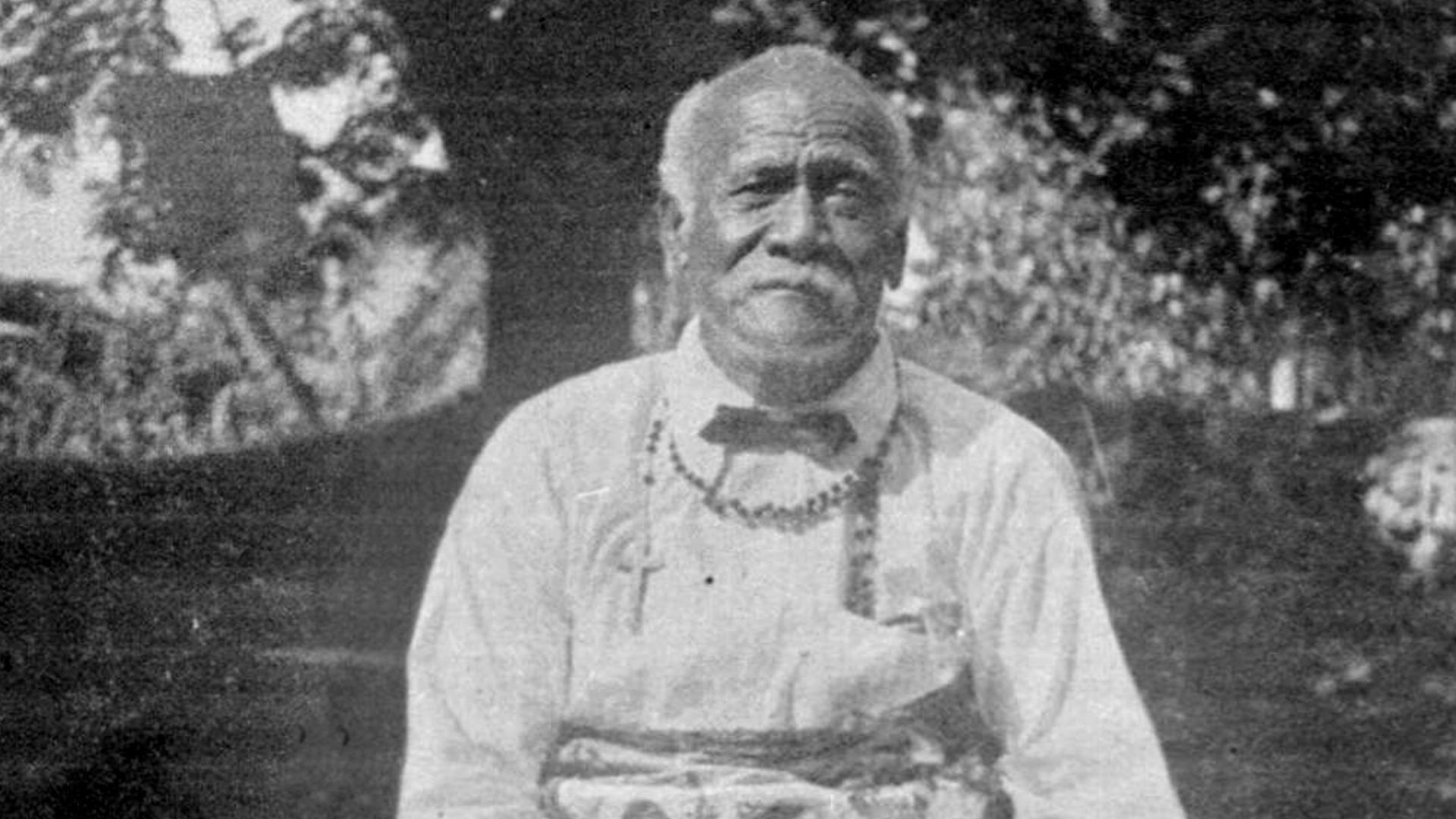File:Le roi de Wallis (Lavelua) Lusiano Aisake en 1904 (photo par Victor Segalen).jpg