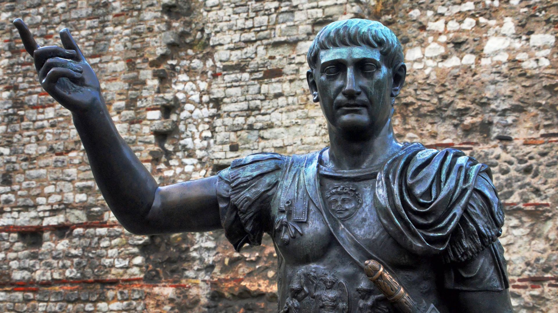 File:Emperor Trajan at Tower Hill (9548613224).jpg