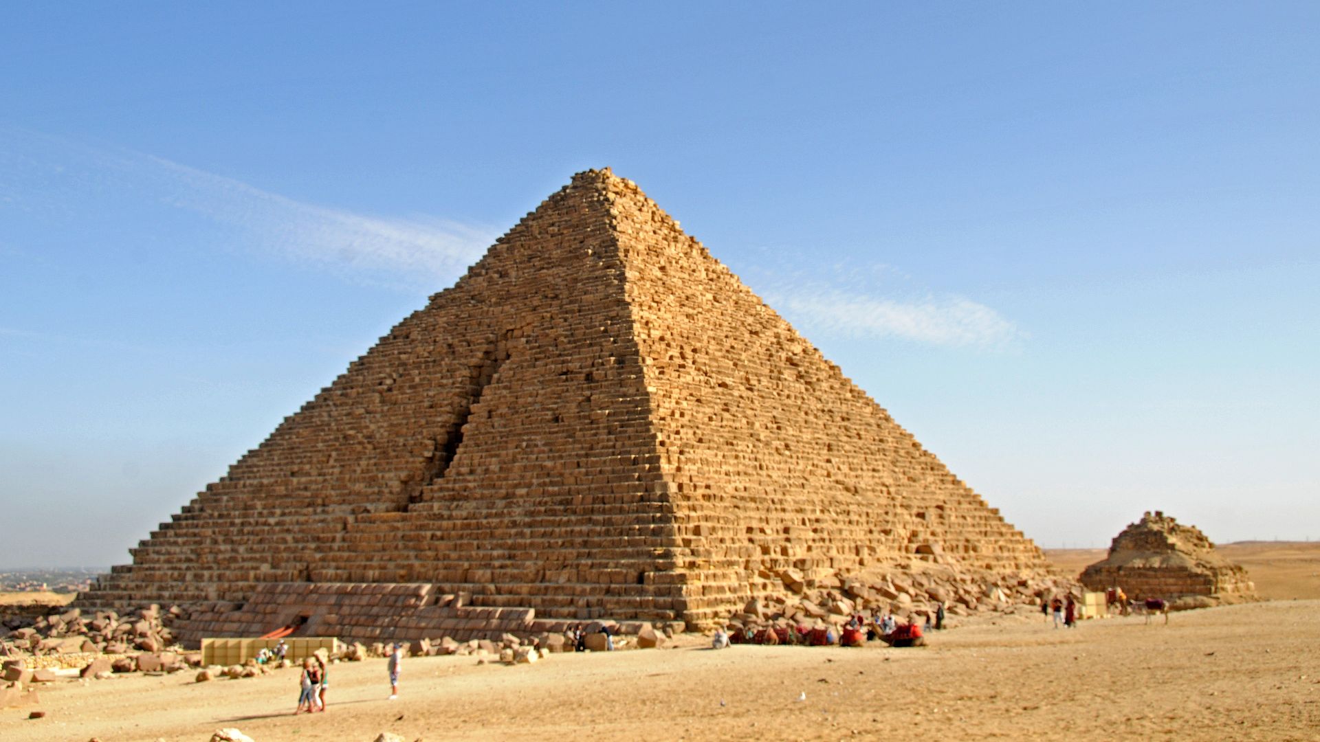 File:Pyramid of Menkaure at Giza - panoramio.jpg