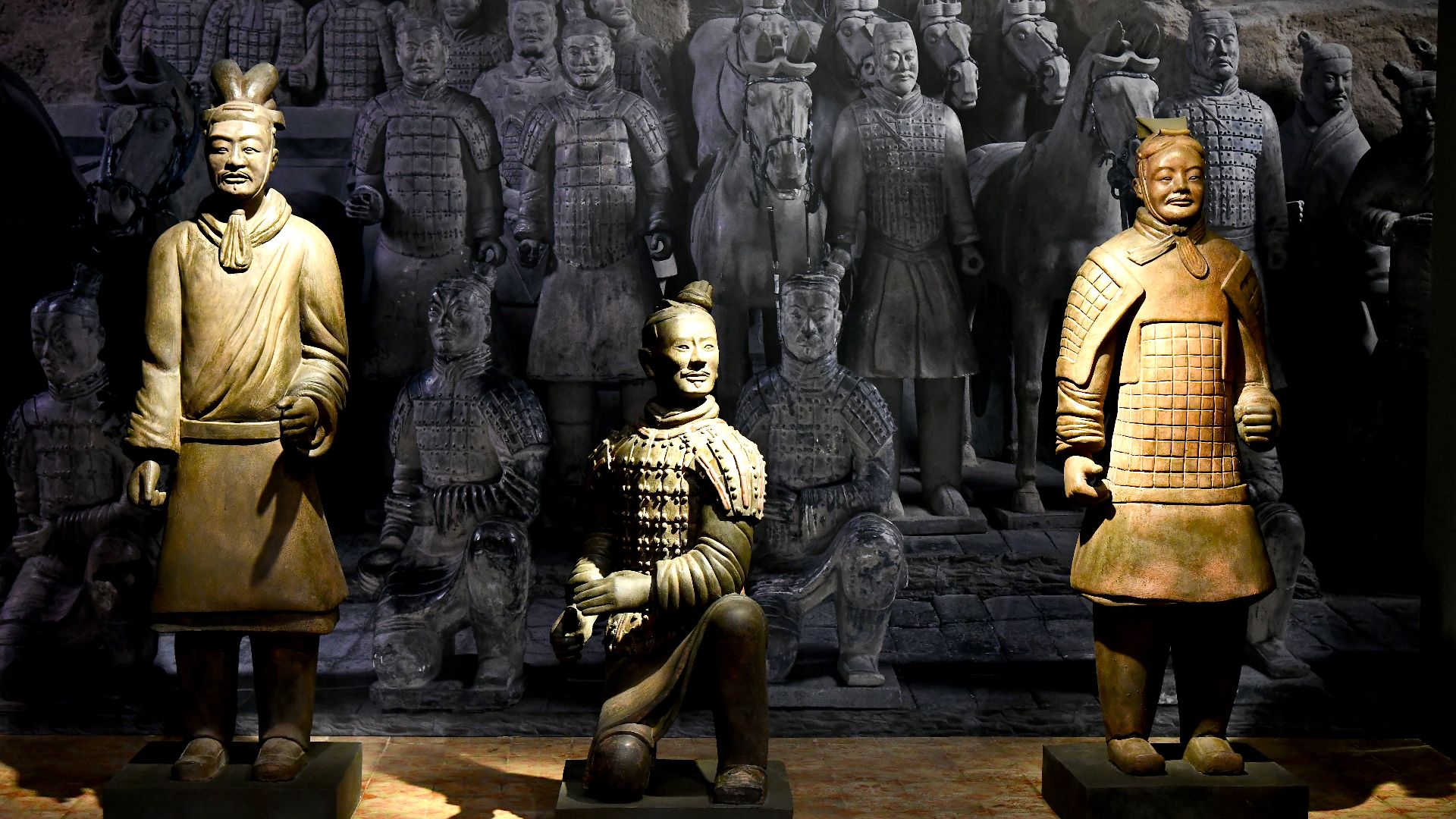 File:Qin Shi Huang Emperor Exhibition in Thailand by Trisorn Triboon 03.jpg