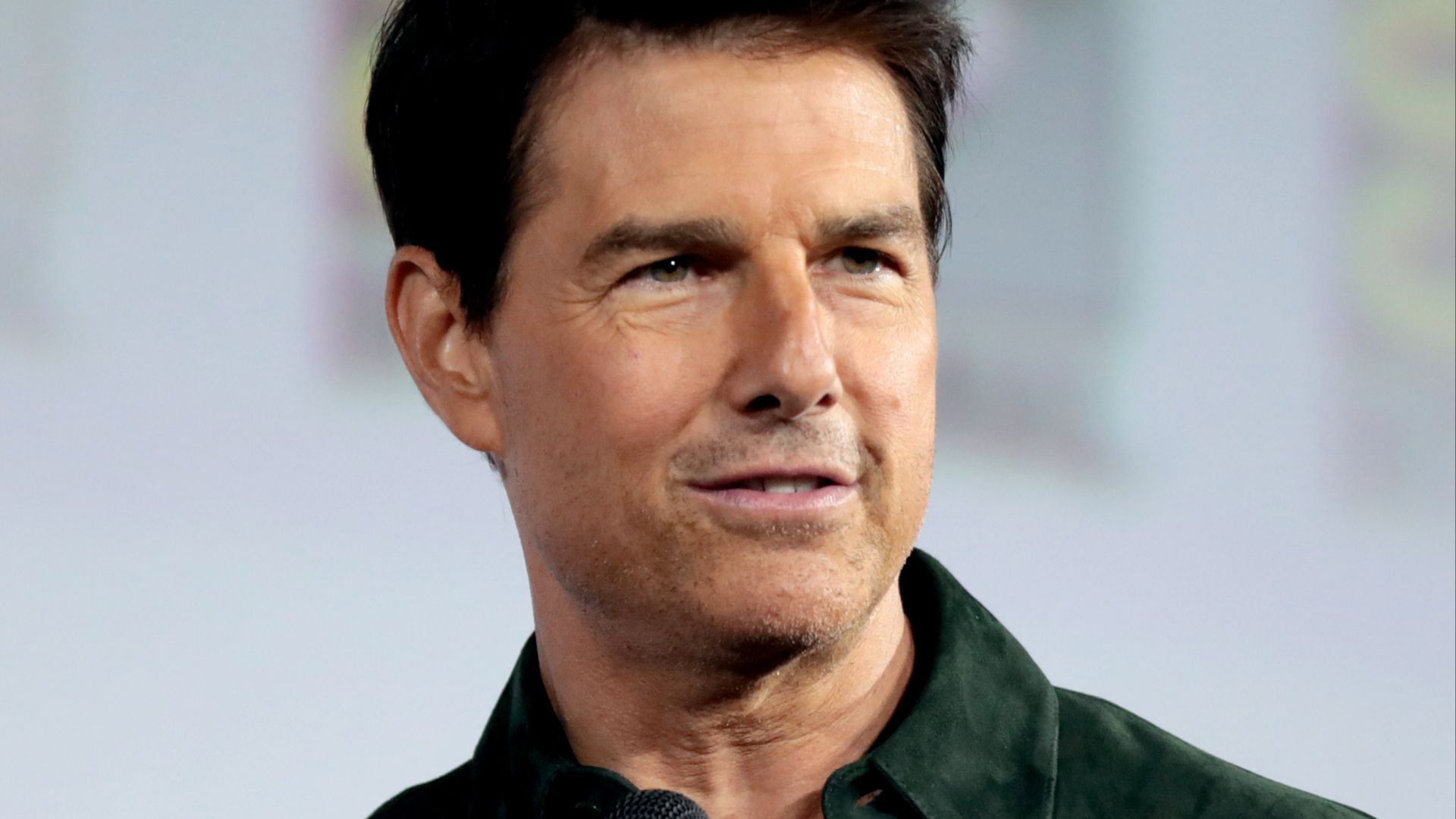 File:Tom Cruise (48364137131) (cropped).jpg