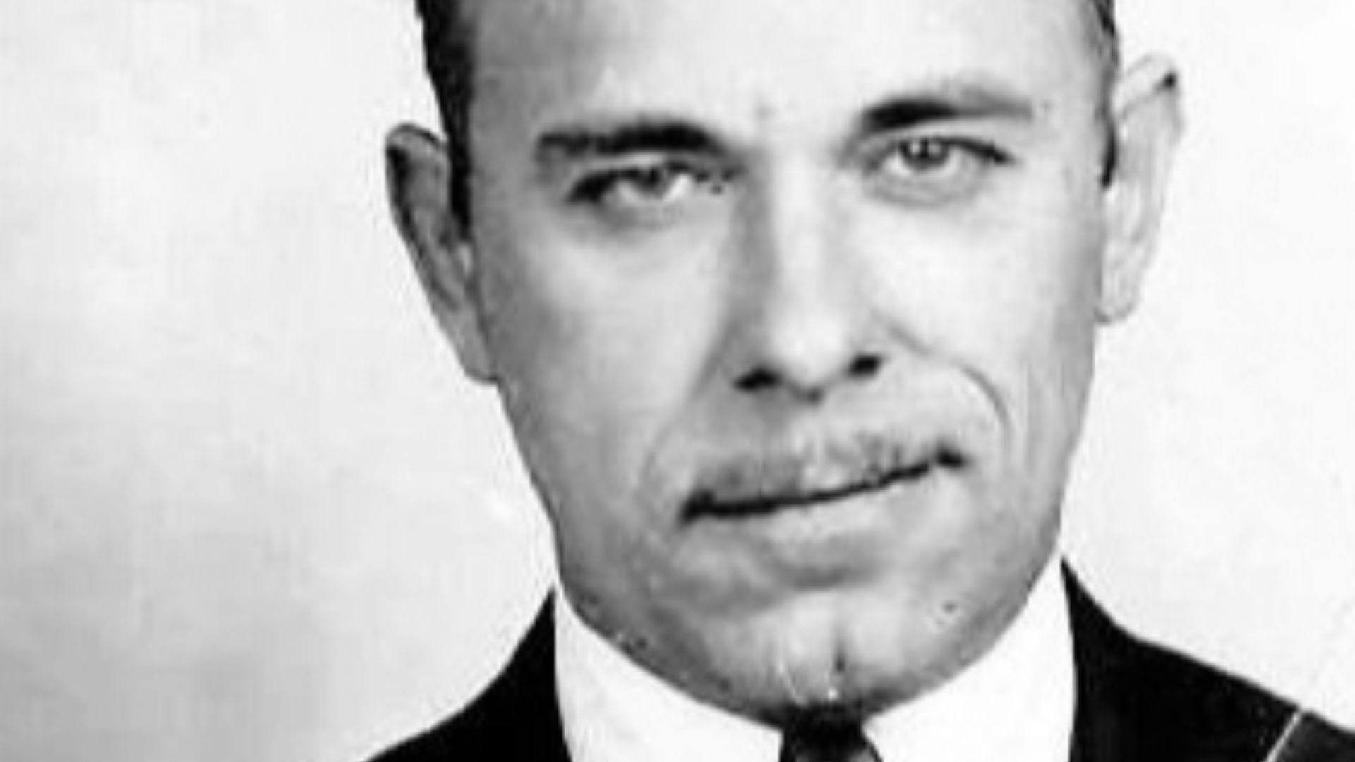 File:John Dillinger full mug shot.jpg