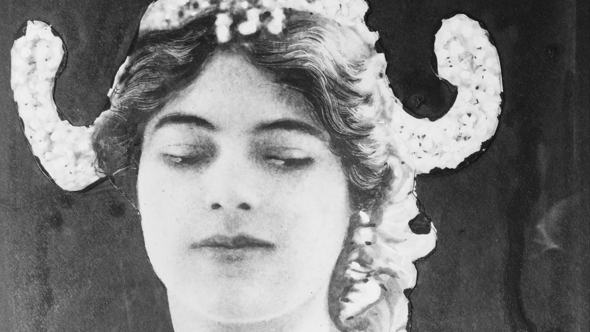 File:Mata Hari in 1917.jpg