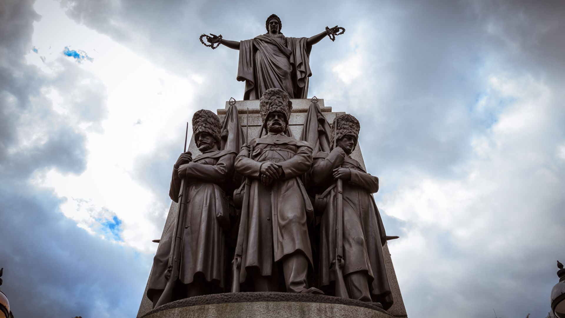 File:Crimean War Memorial Qmin.jpg