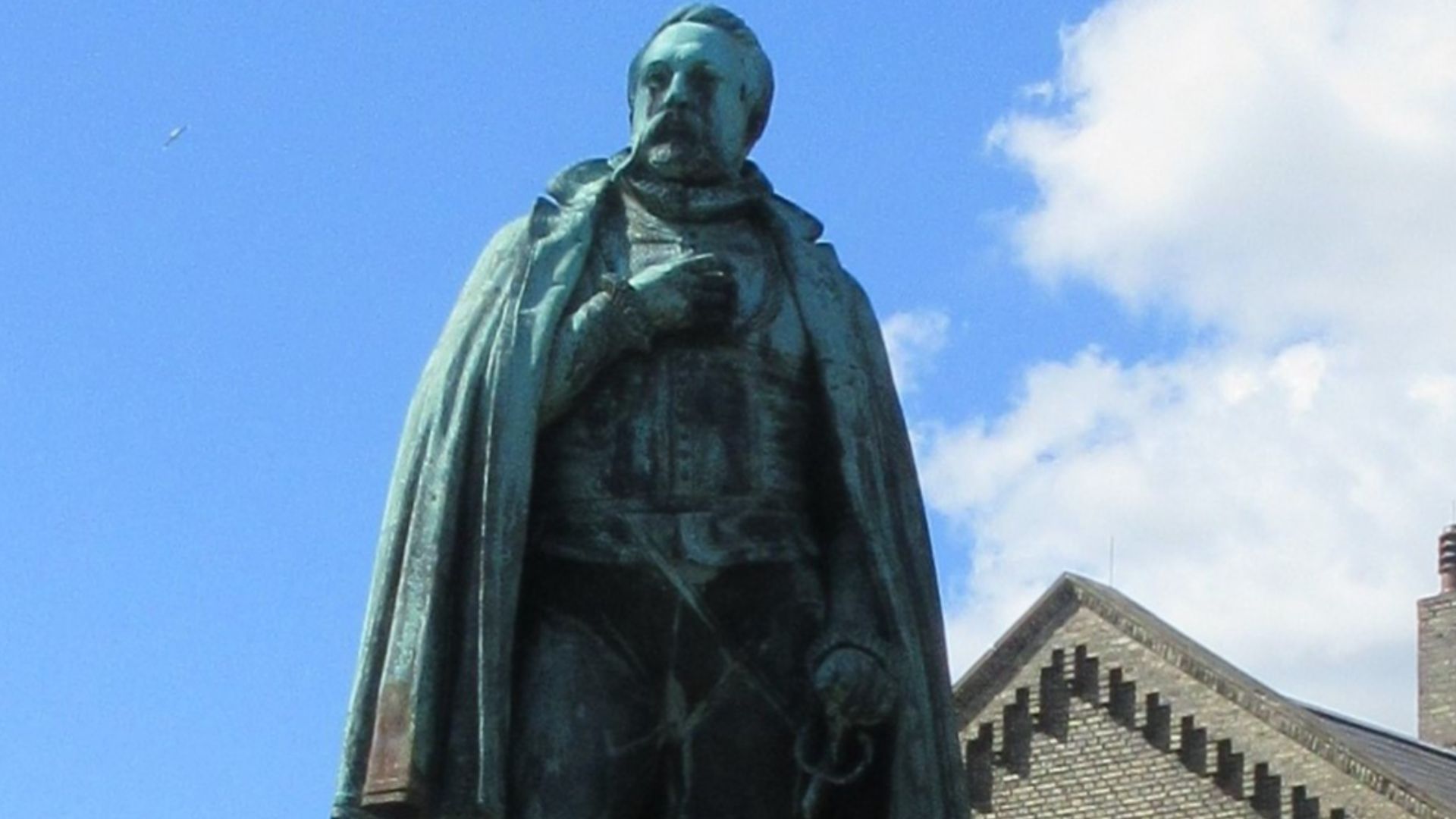 File:Tycho Brahe statue 01.jpg