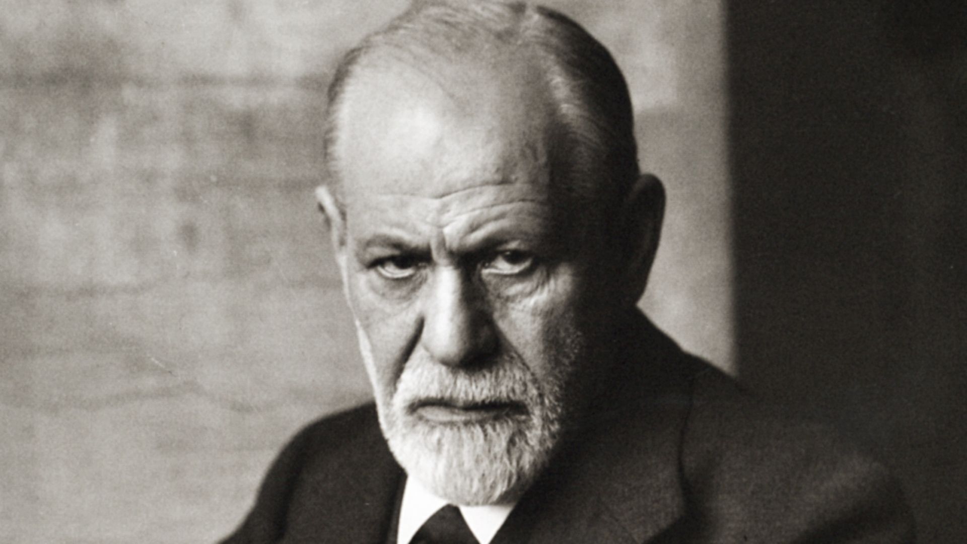 File:Sigmund Freud 1926.jpg