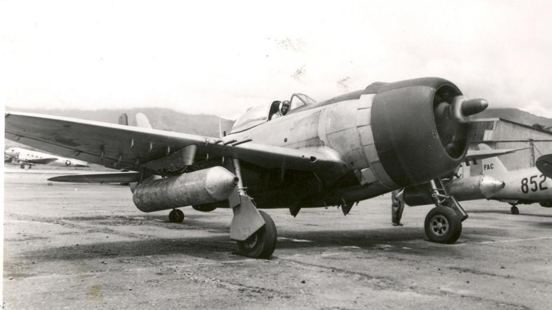 File:Thunderbolt F-47D (P-47).jpg
