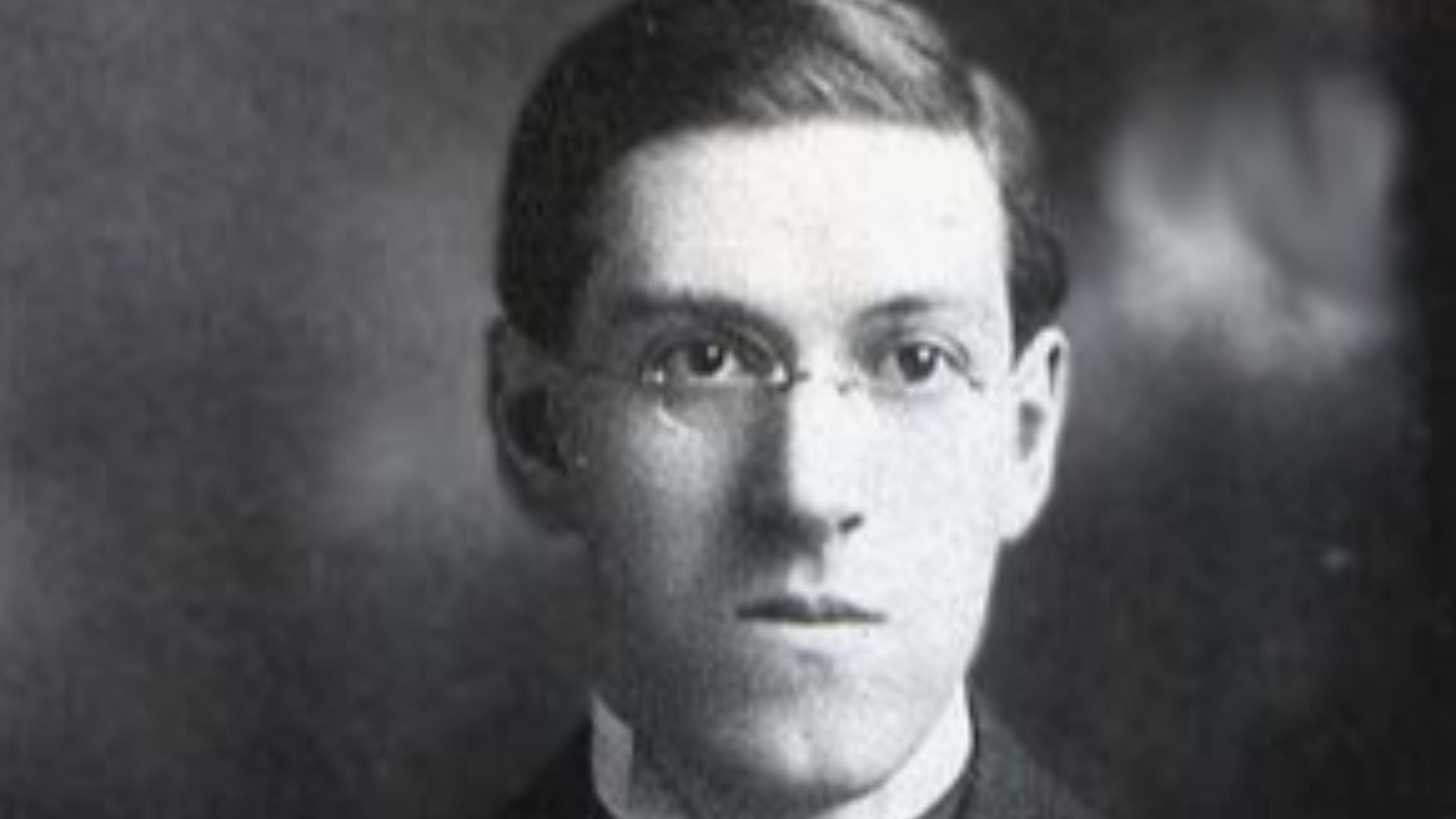 File:Howard Phillips Lovecraft.jpg