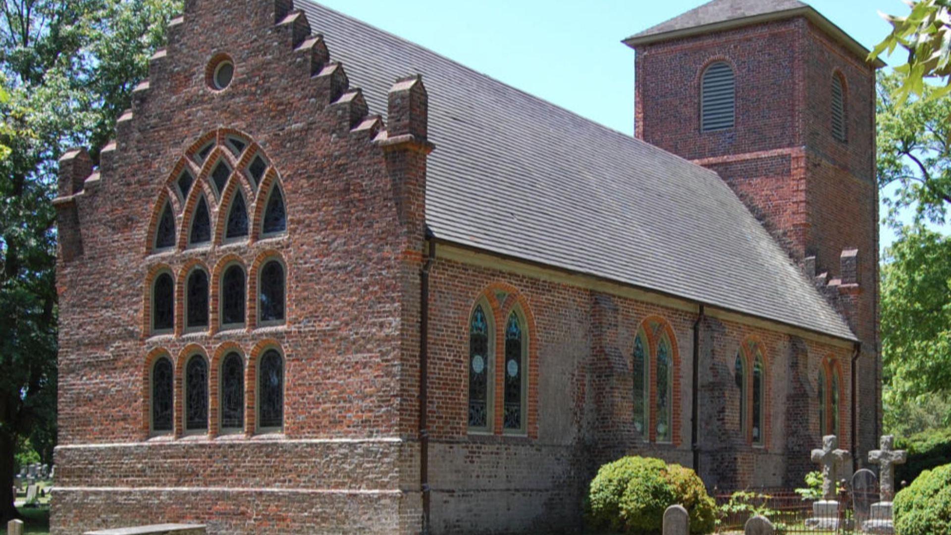 File:Newport parish west facade.jpg