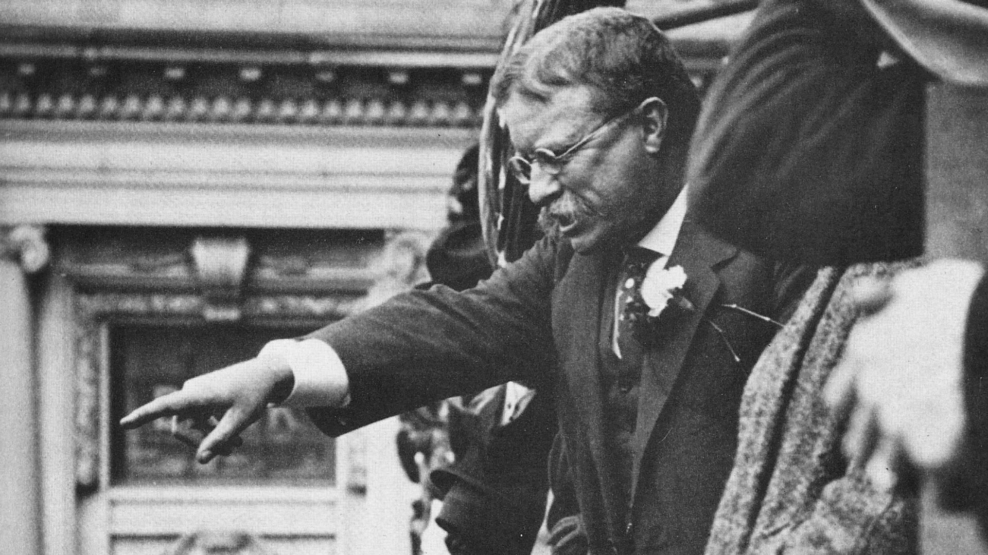 File:1914 - Theodore Roosevelt on balcony of Hotel Allen.jpg