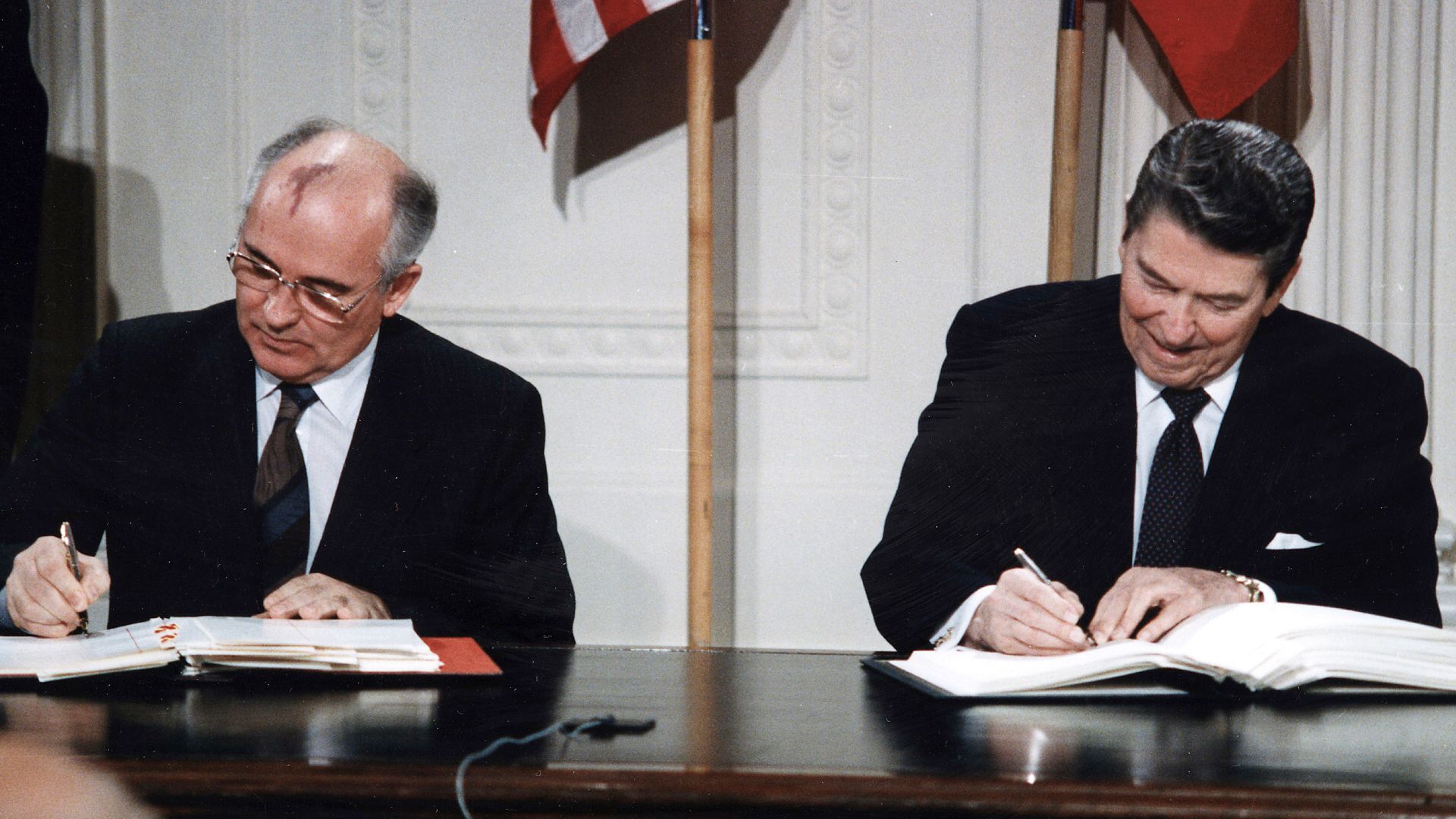 File:Reagan and Gorbachev signing.jpg
