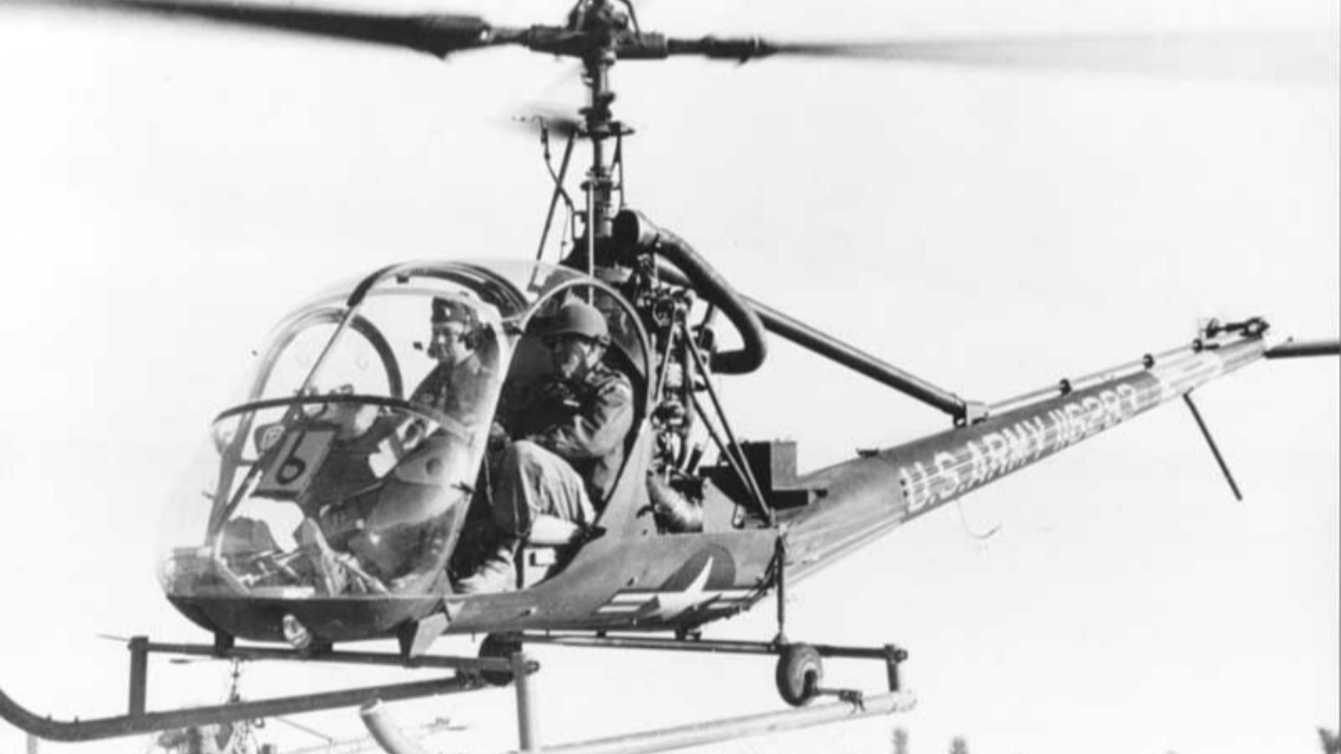 File:Hiller UH-12 (H-23) bw.jpg