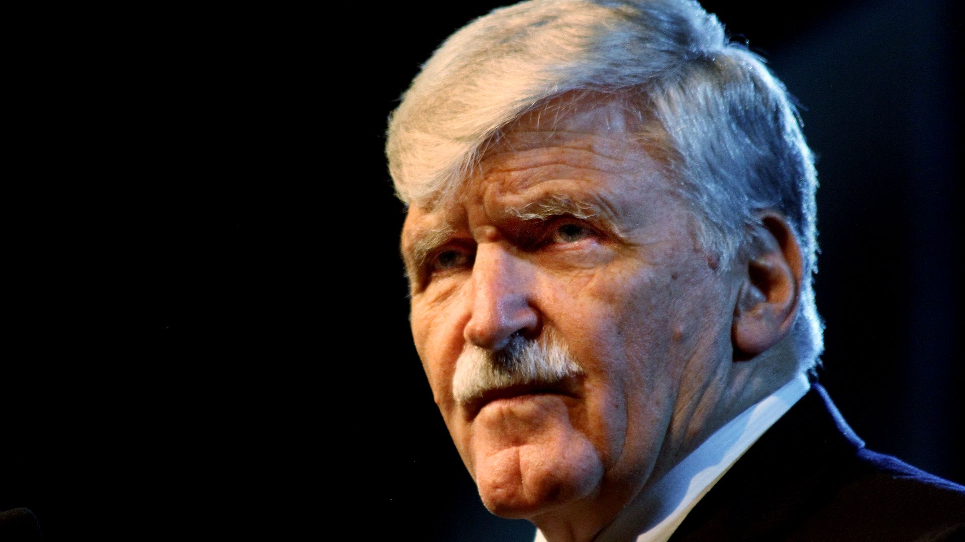 File:Romeo Dallaire 2017 St Joseph's Health Care Foundation London Ontario 03.jpg