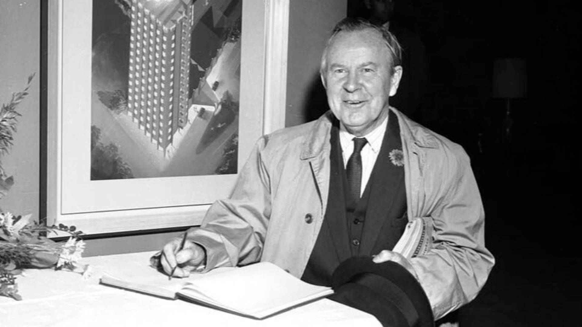 File:Lester Pearson at Constellation Hotel (50540638176).jpg