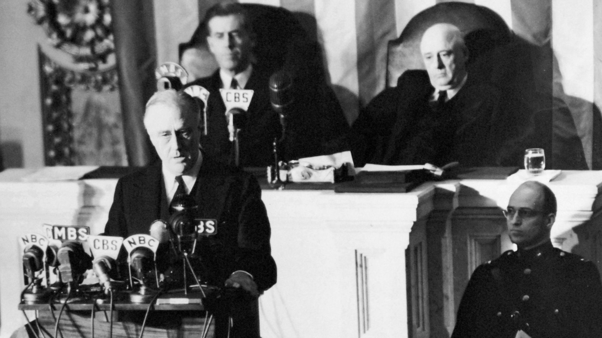 File:Fdr delivers speech.jpg