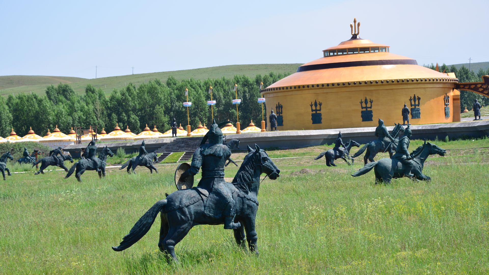 File:Genghis Khan temporary palace.JPG