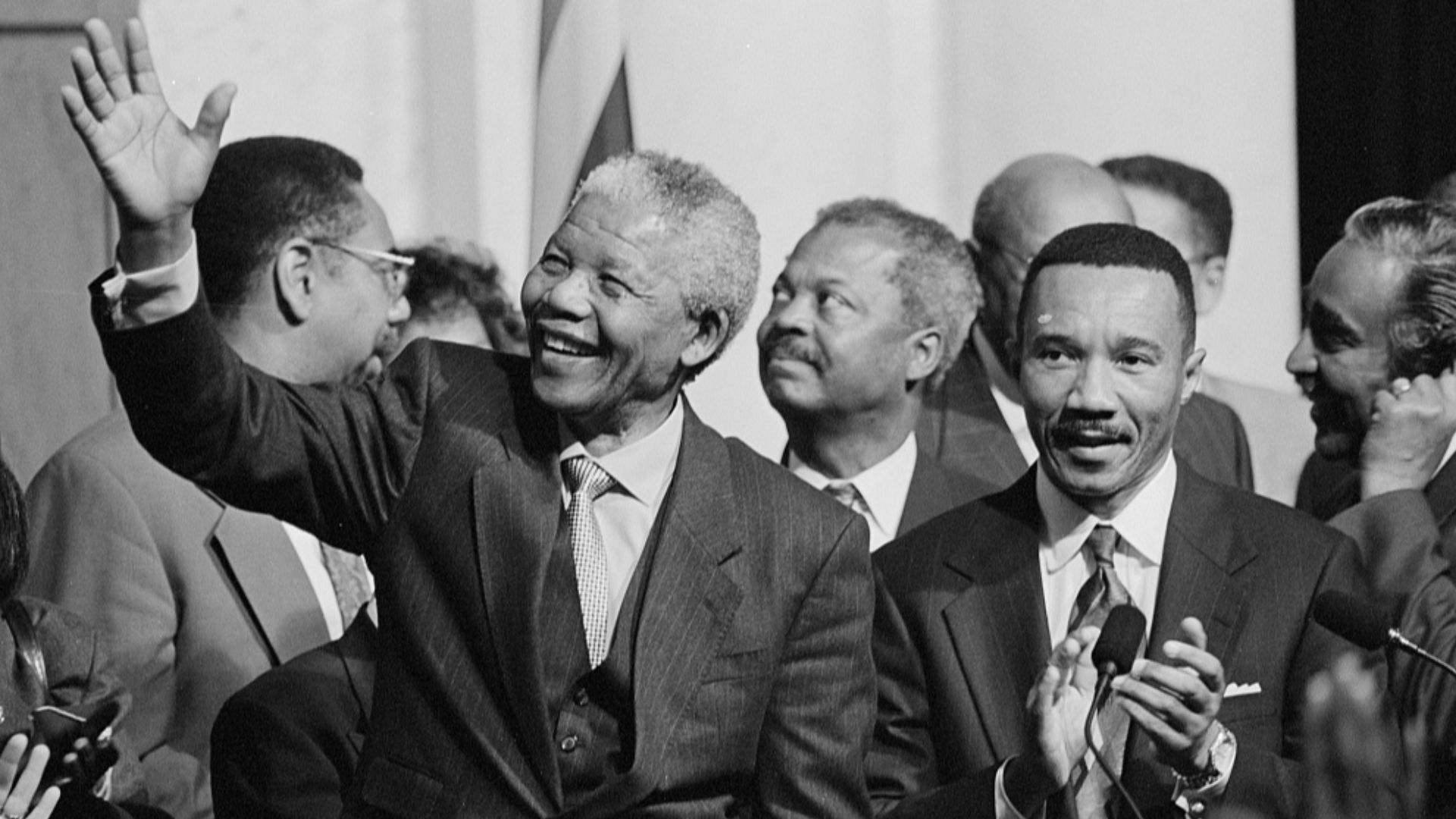 File:Nelson Mandela and the Congressional Black Caucus.jpg