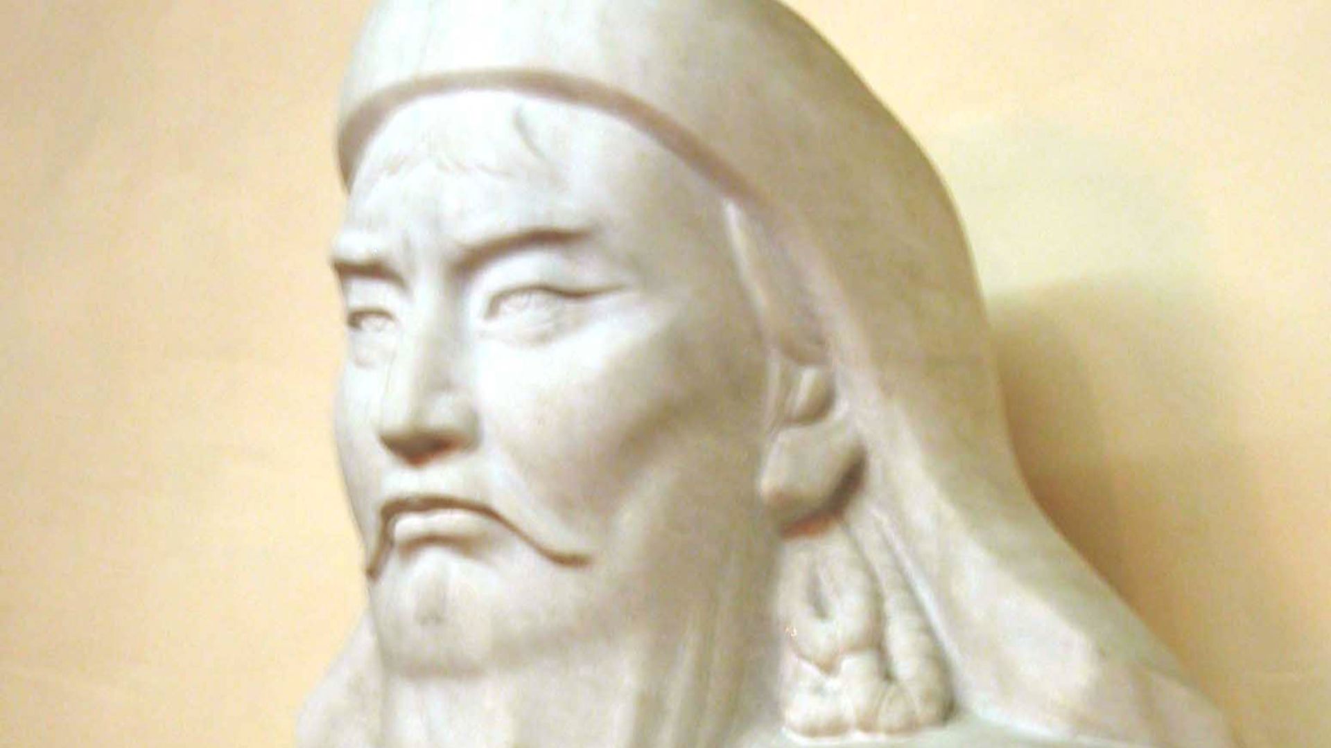 File:Bust of Genghis Khan in Mongolia.jpg