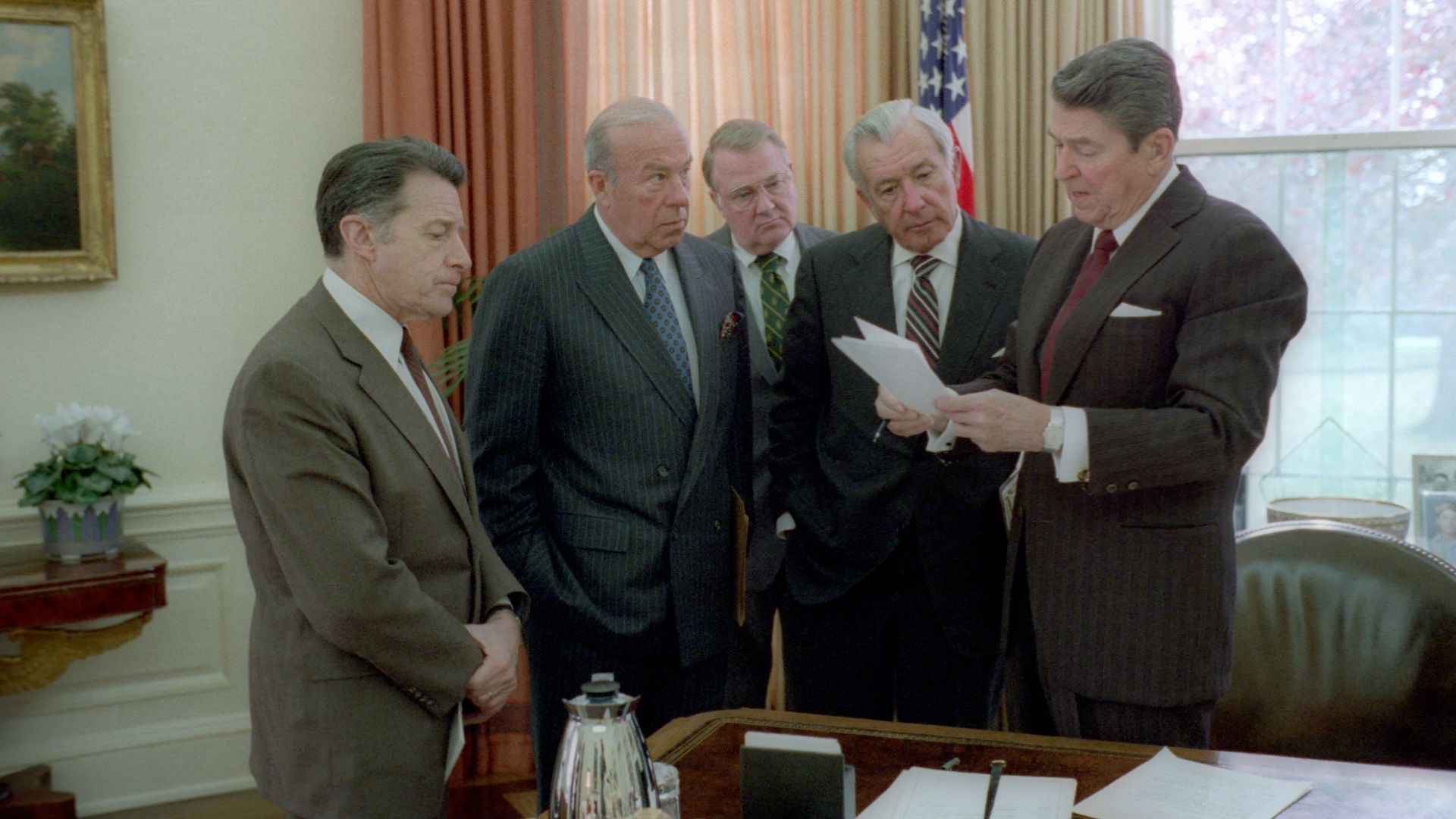 File:President Ronald Reagan meets with aides on Iran-Contra.jpg