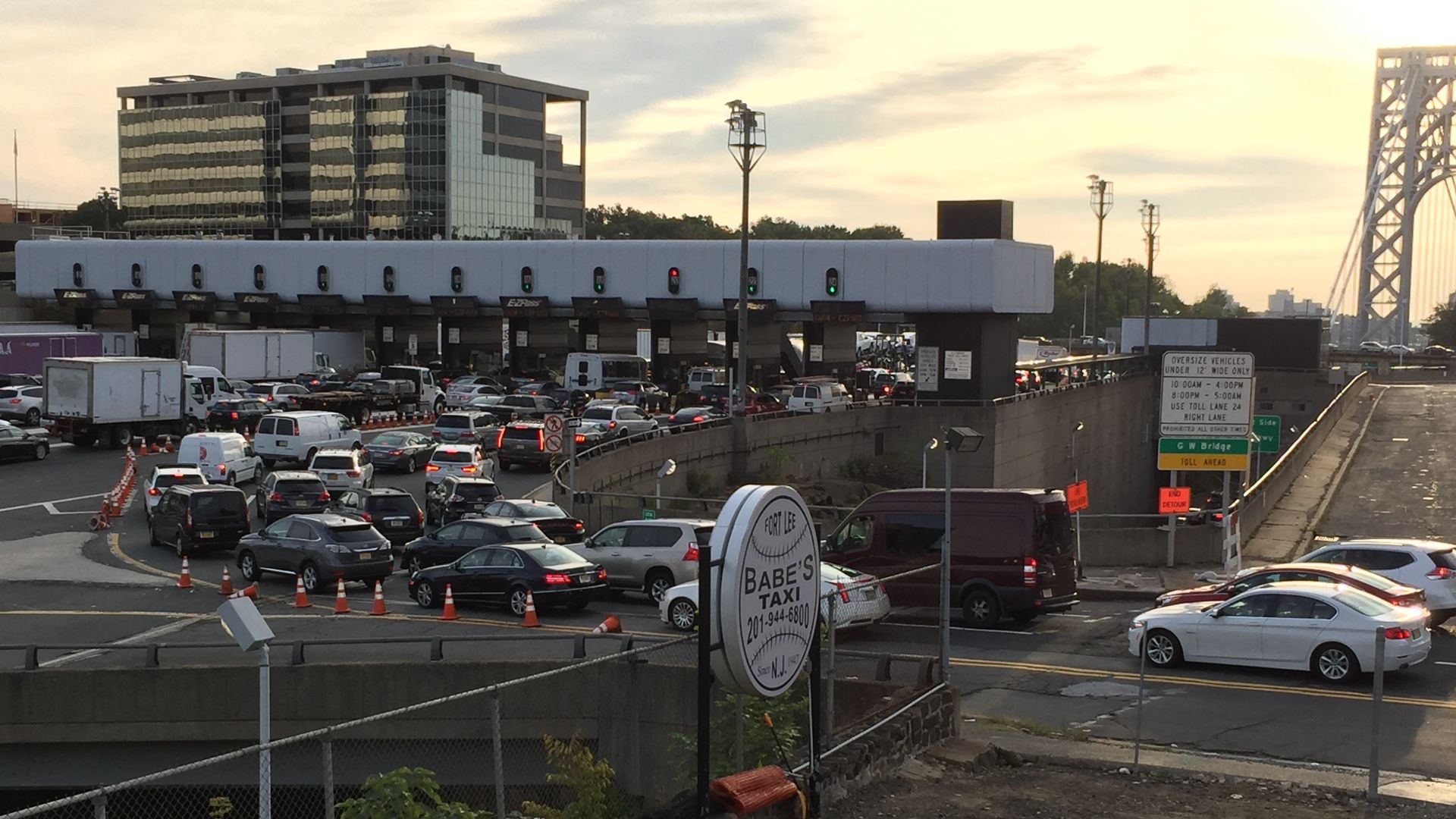 File:GWB Bridgegate entrance Sept 2016.jpg