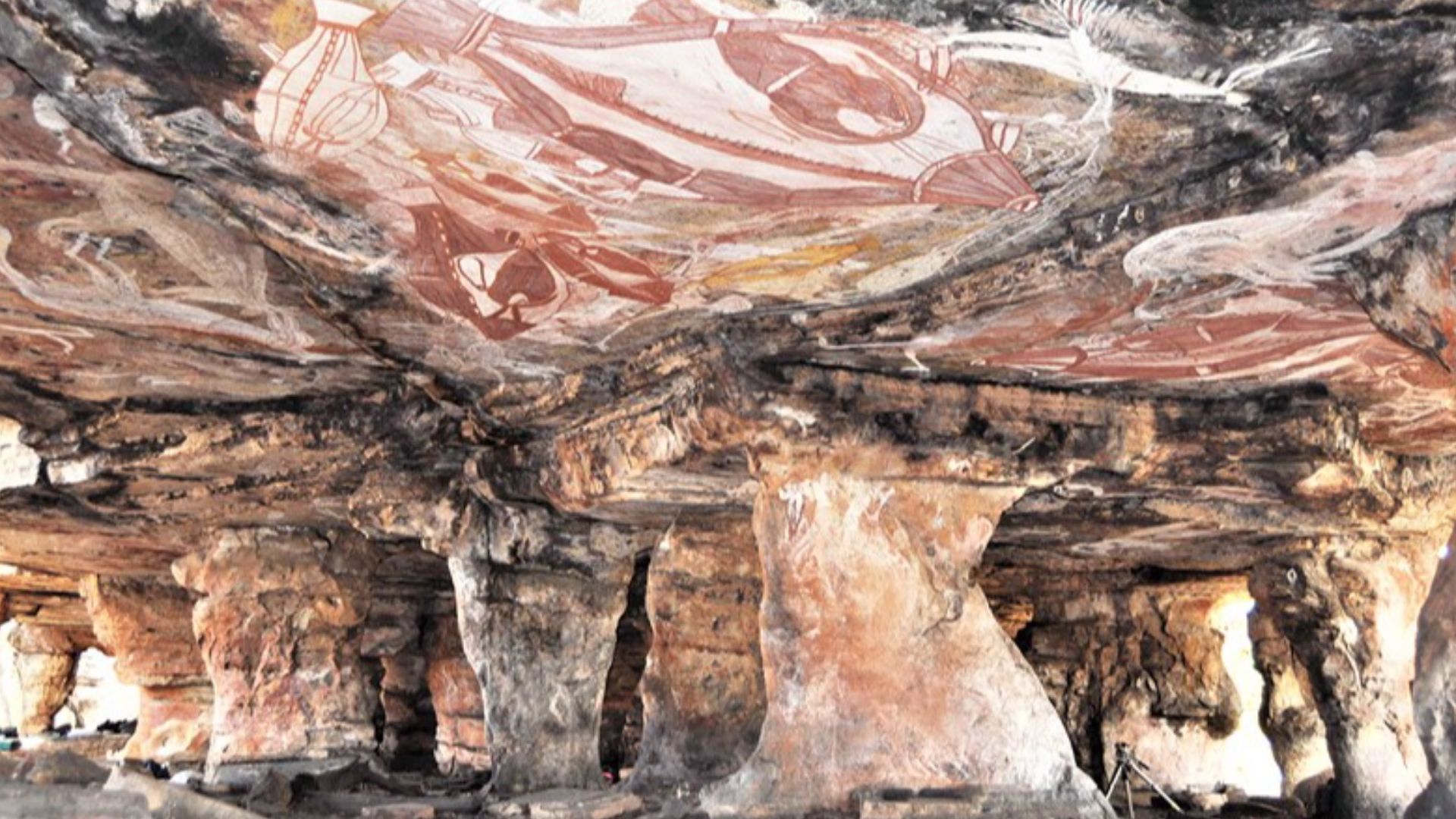 File:Gabarnmang Cave - 1.jpg