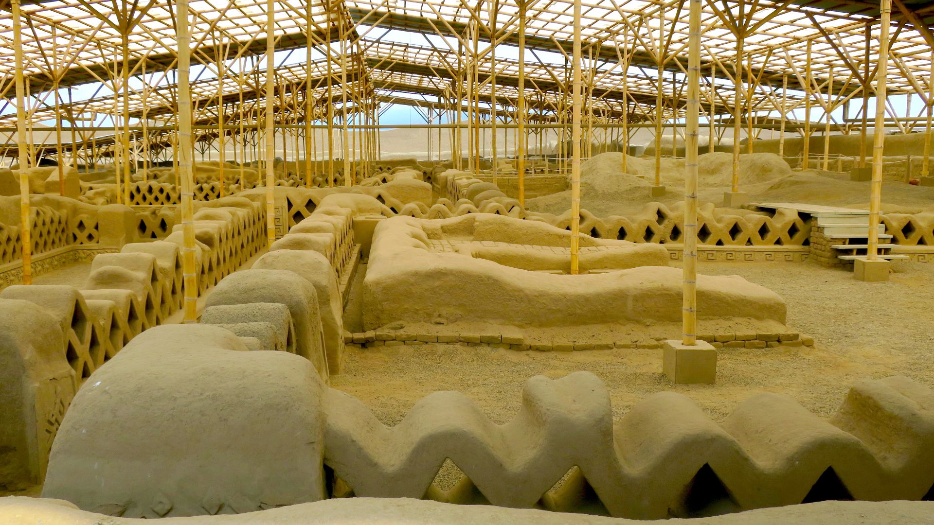 File:Chan Chan Archaeological Zone-10.jpg