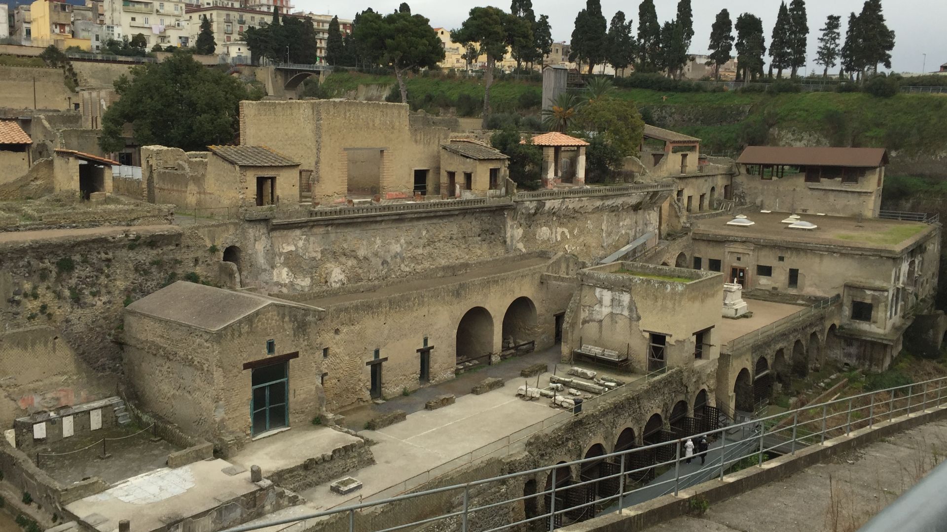 File:Viw of Herculaneum docks in 2015.jpg