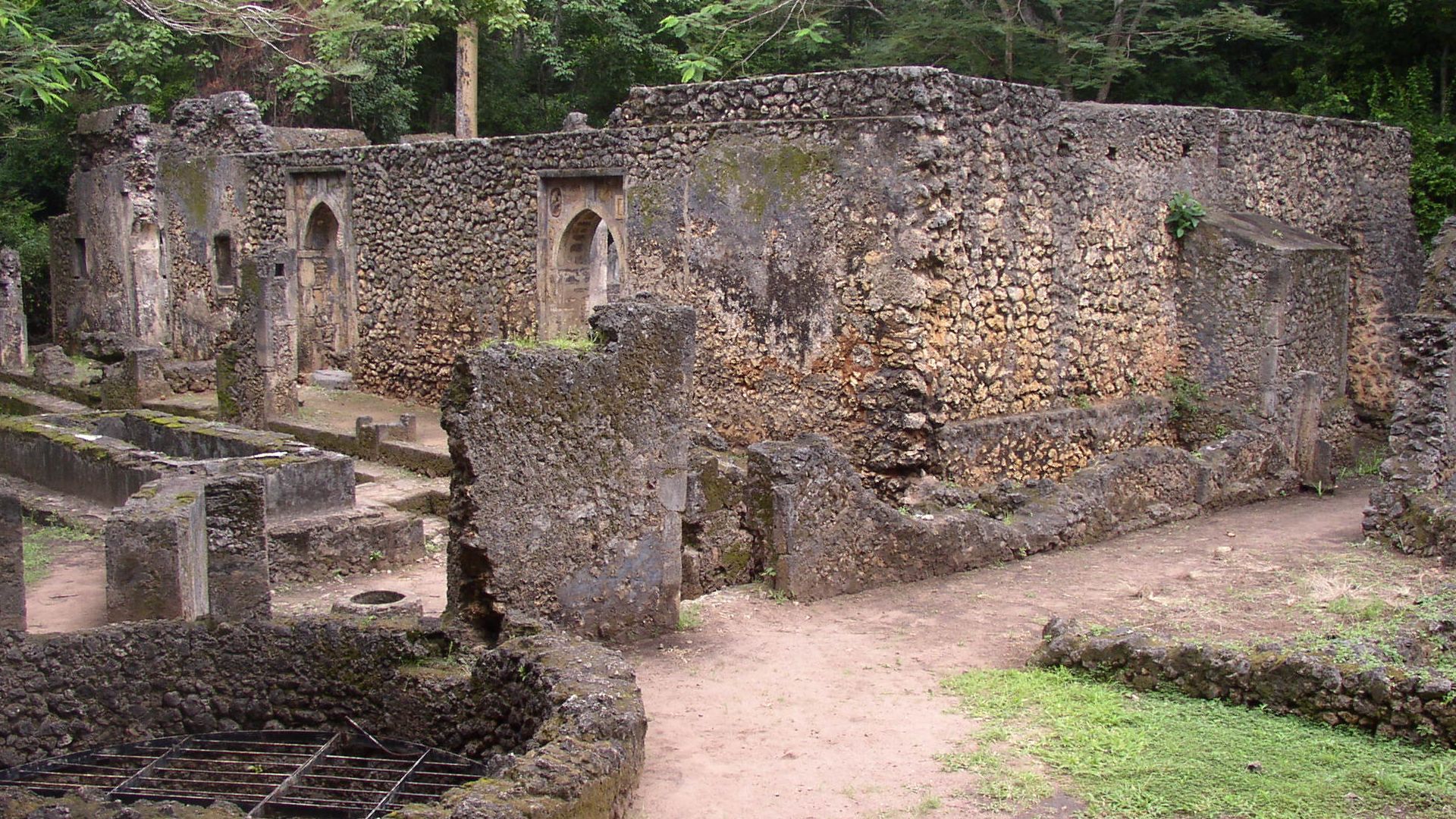 File:Great Mosque of Gede.jpg
