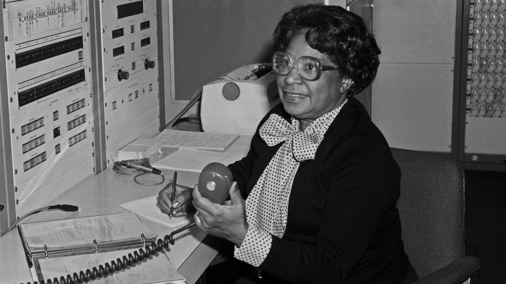 File:Mary Jackson working (LRC-1980-B701 P-00043).jpg