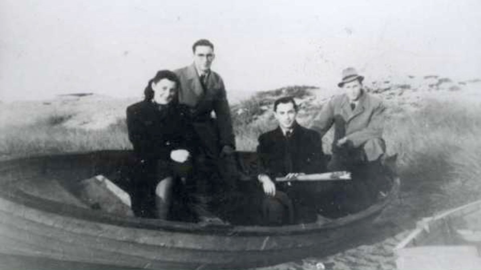 File:Danish jews arrive in Sweden.jpg