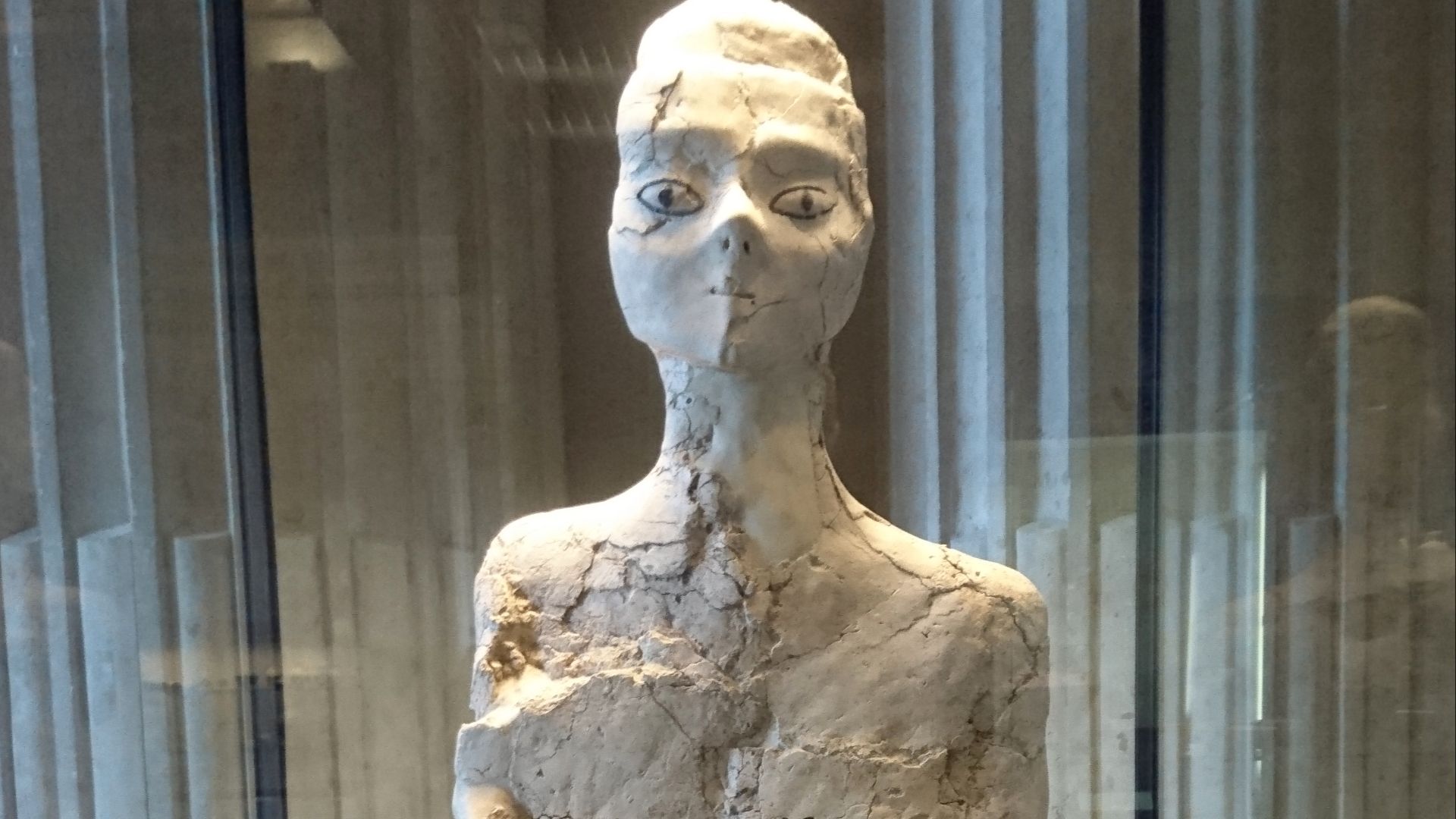 File:Statue de forme humaine – site d'Aïn Ghazal – Musée du Louvre, DAO 96 – Q27860288.jpg