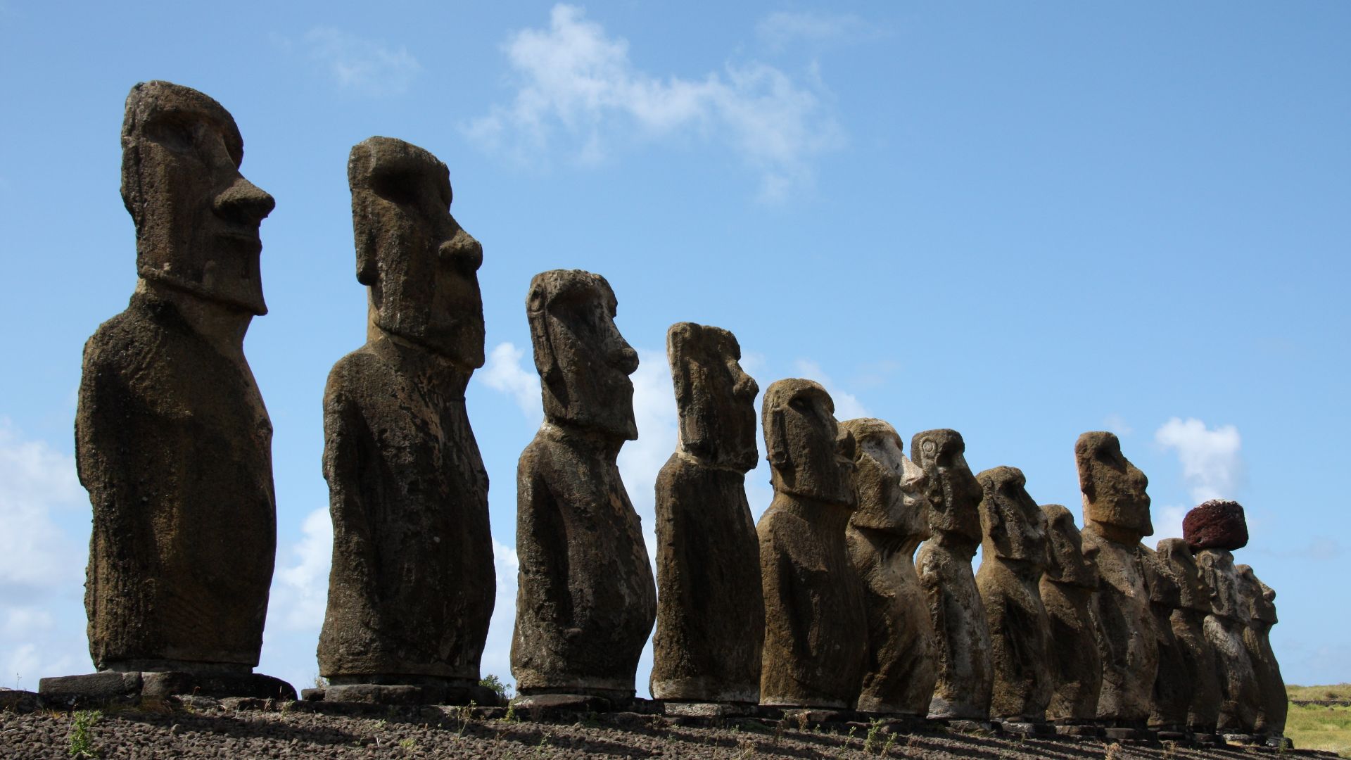 File:Moai on Rapa Nui after they were stood back up.jpg