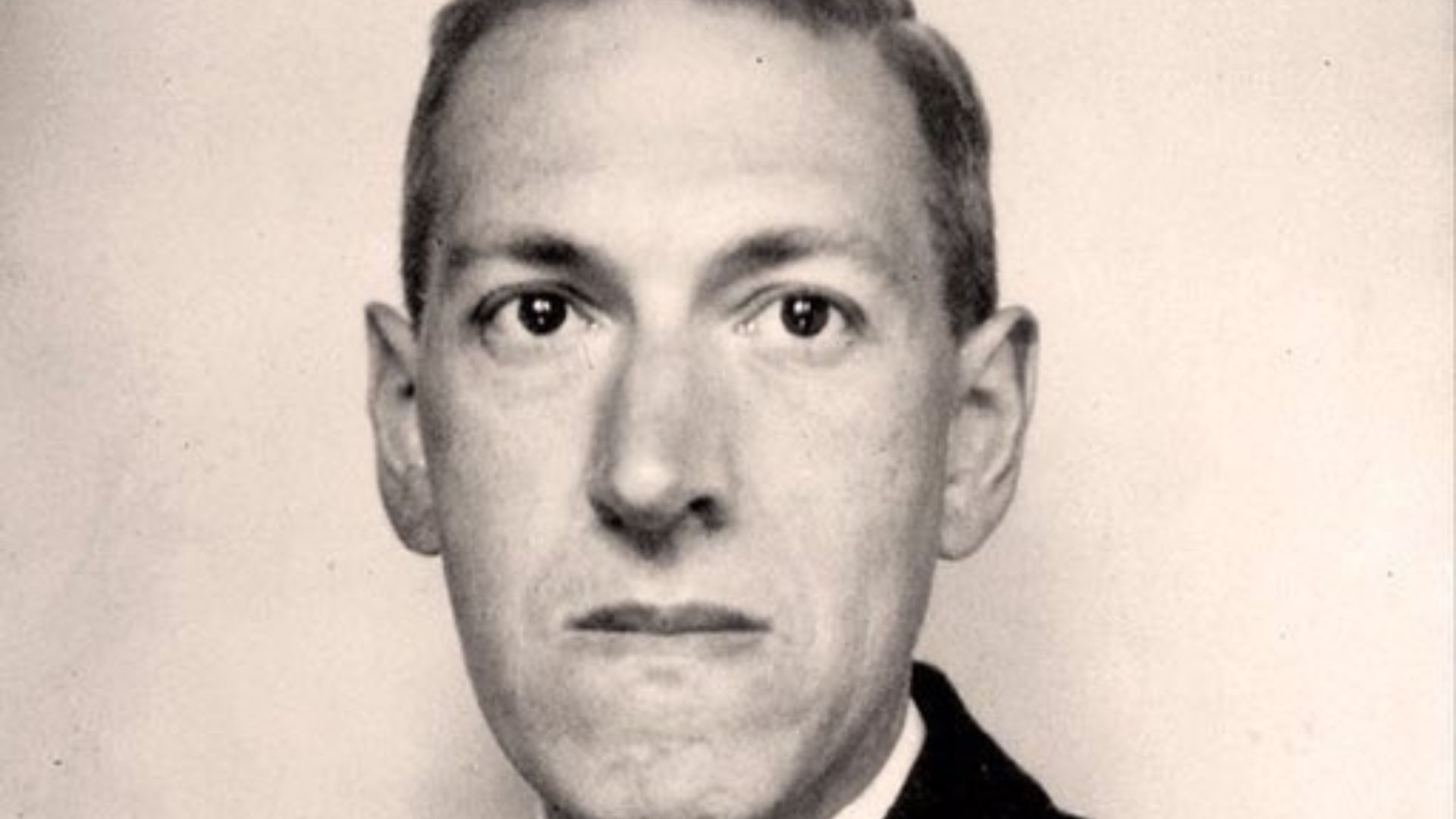 File:H. P. Lovecraft, June 1934.jpg