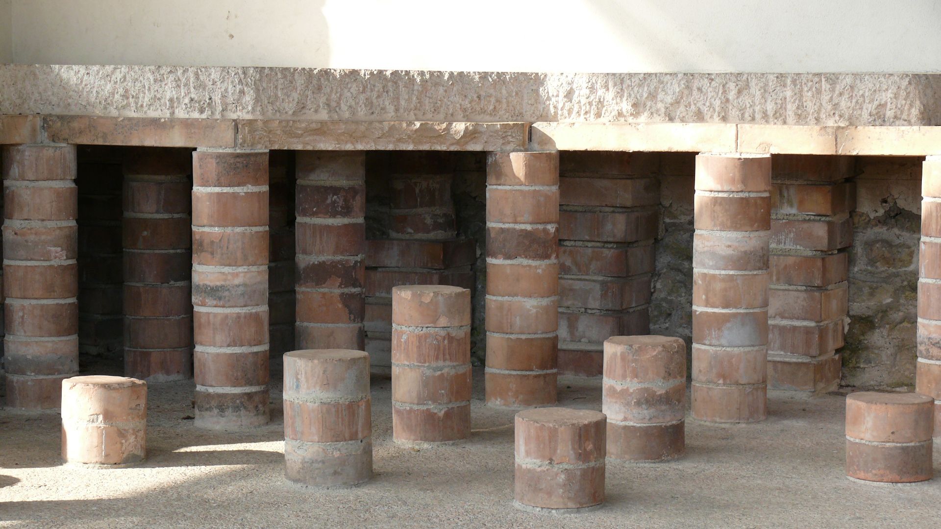 File:Hypocaust.jpg